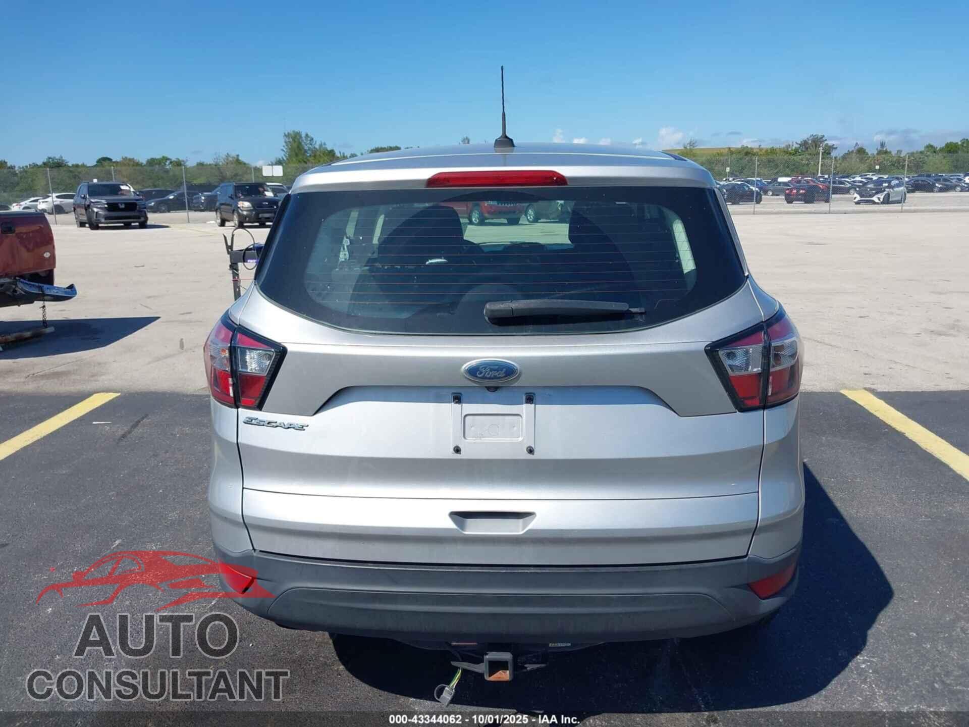 FORD ESCAPE 2017 - 1FMCU0F73HUF02720