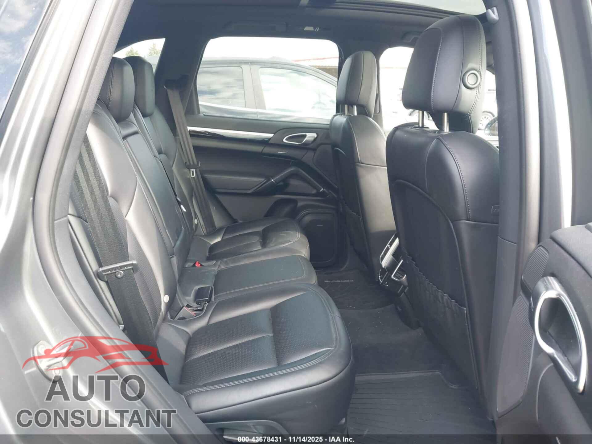 PORSCHE CAYENNE 2017 - WP1AB2A22HLA53222