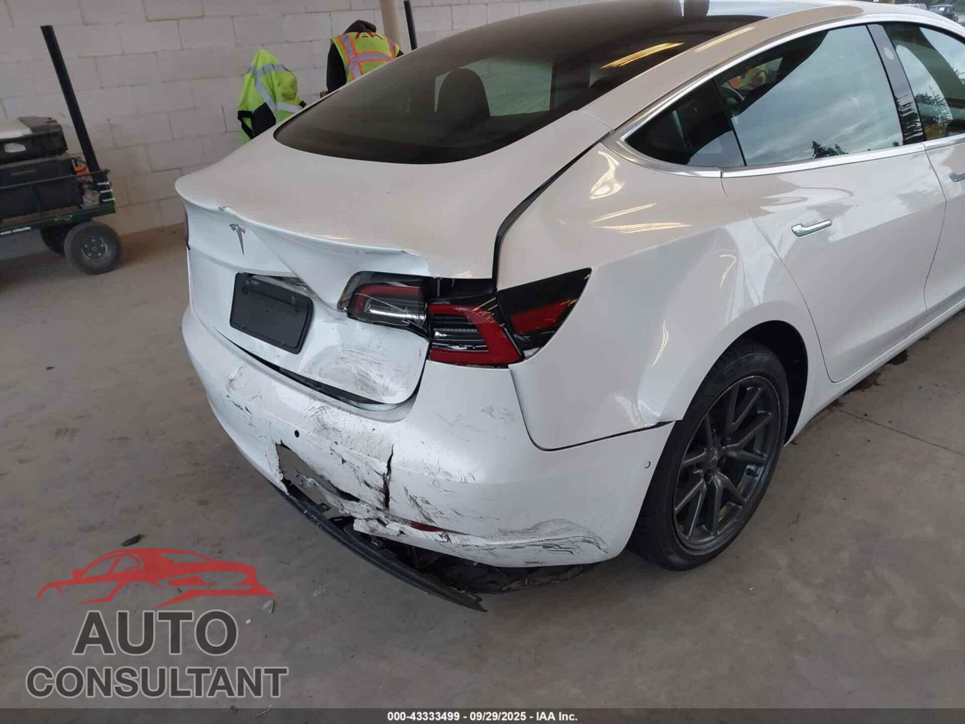 TESLA MODEL 3 2019 - 5YJ3E1EA3KF484191