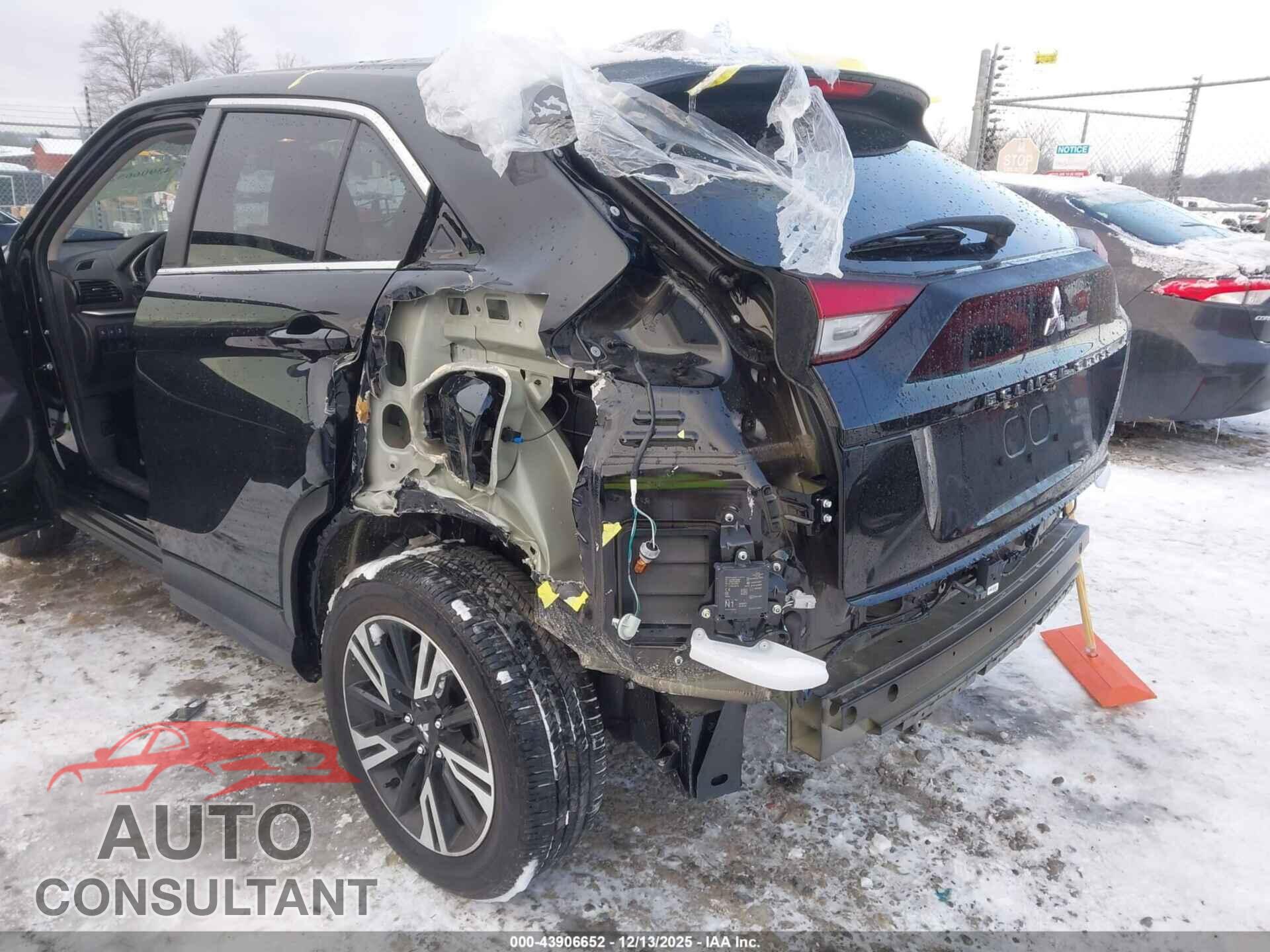 MITSUBISHI ECLIPSE CROSS 2024 - JA4ATWAA2RZ072035