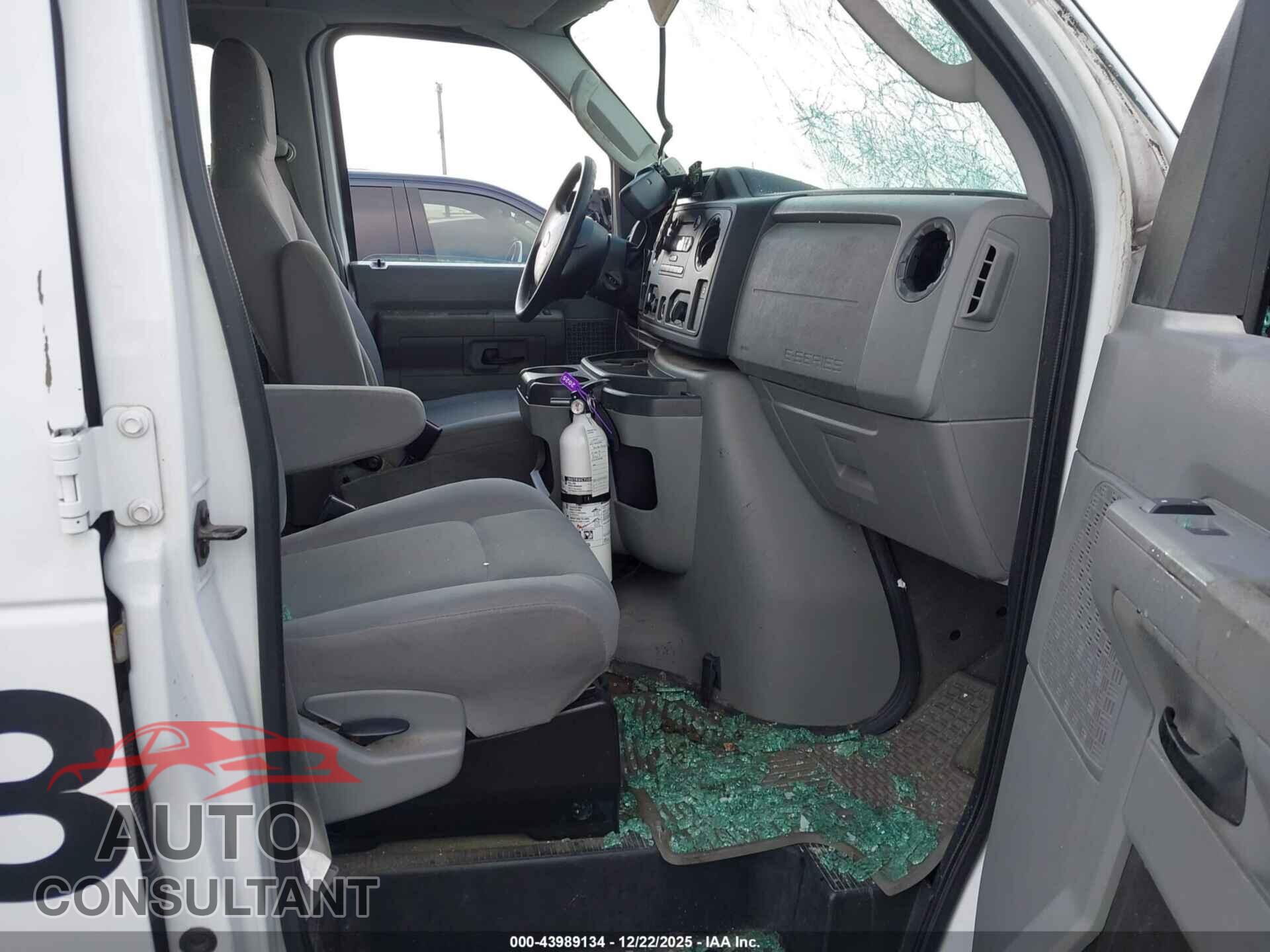 FORD E-350 SUPER DUTY 2011 - 1FBSS3BL6BDB38346