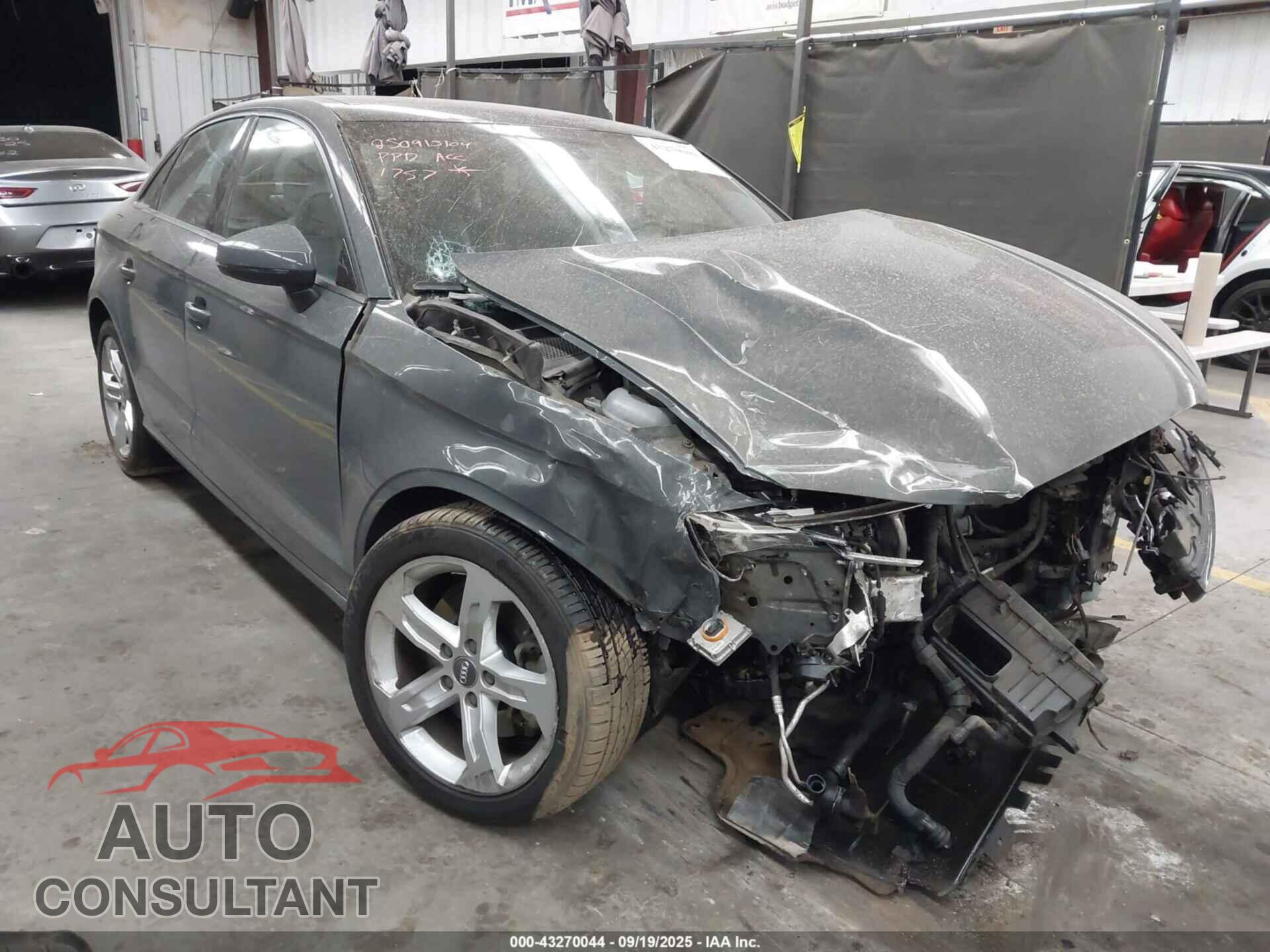 AUDI A3 2017 - WAUB8GFF0H1031757