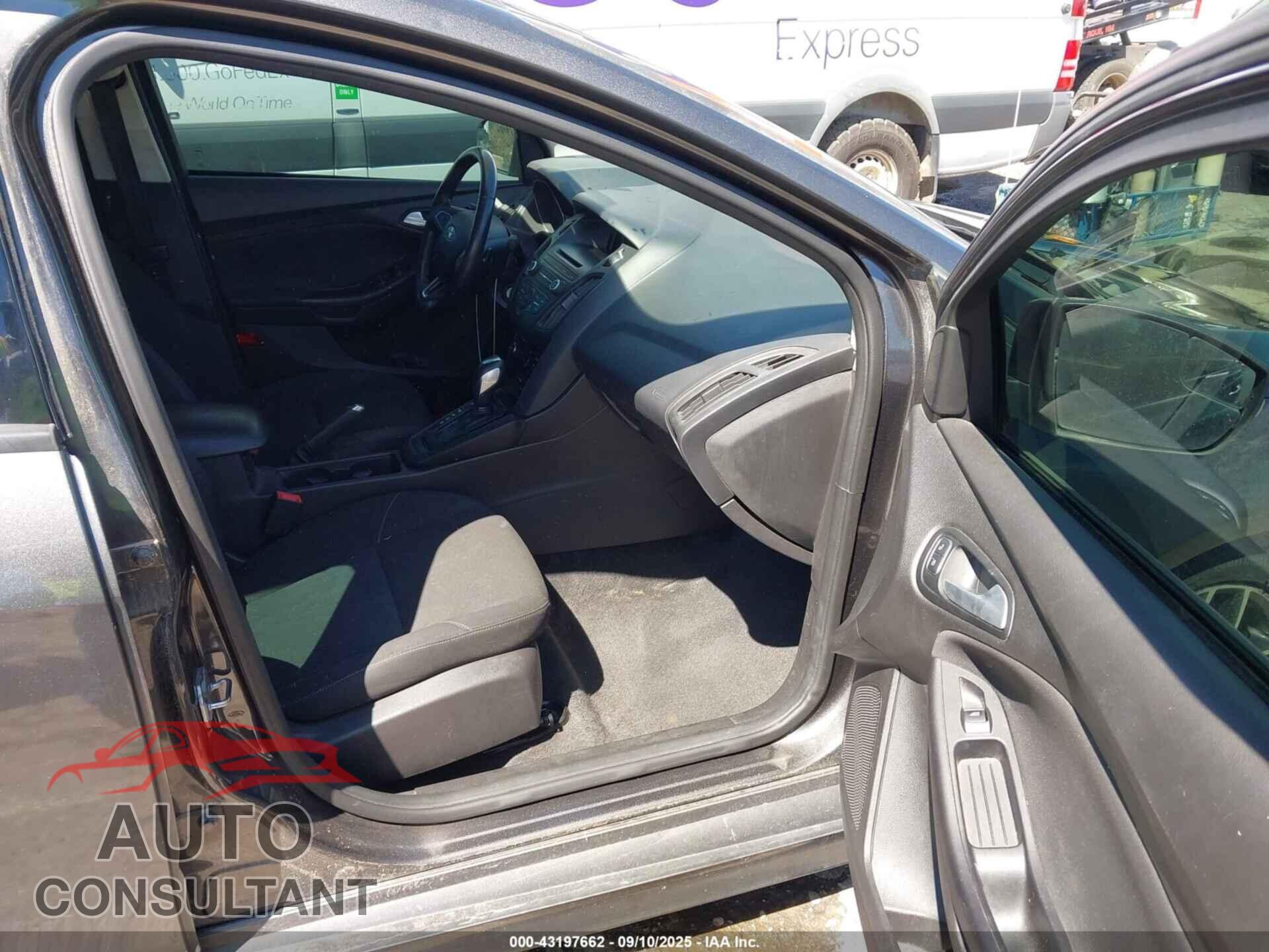 FORD FOCUS 2015 - 1FADP3F23FL281506