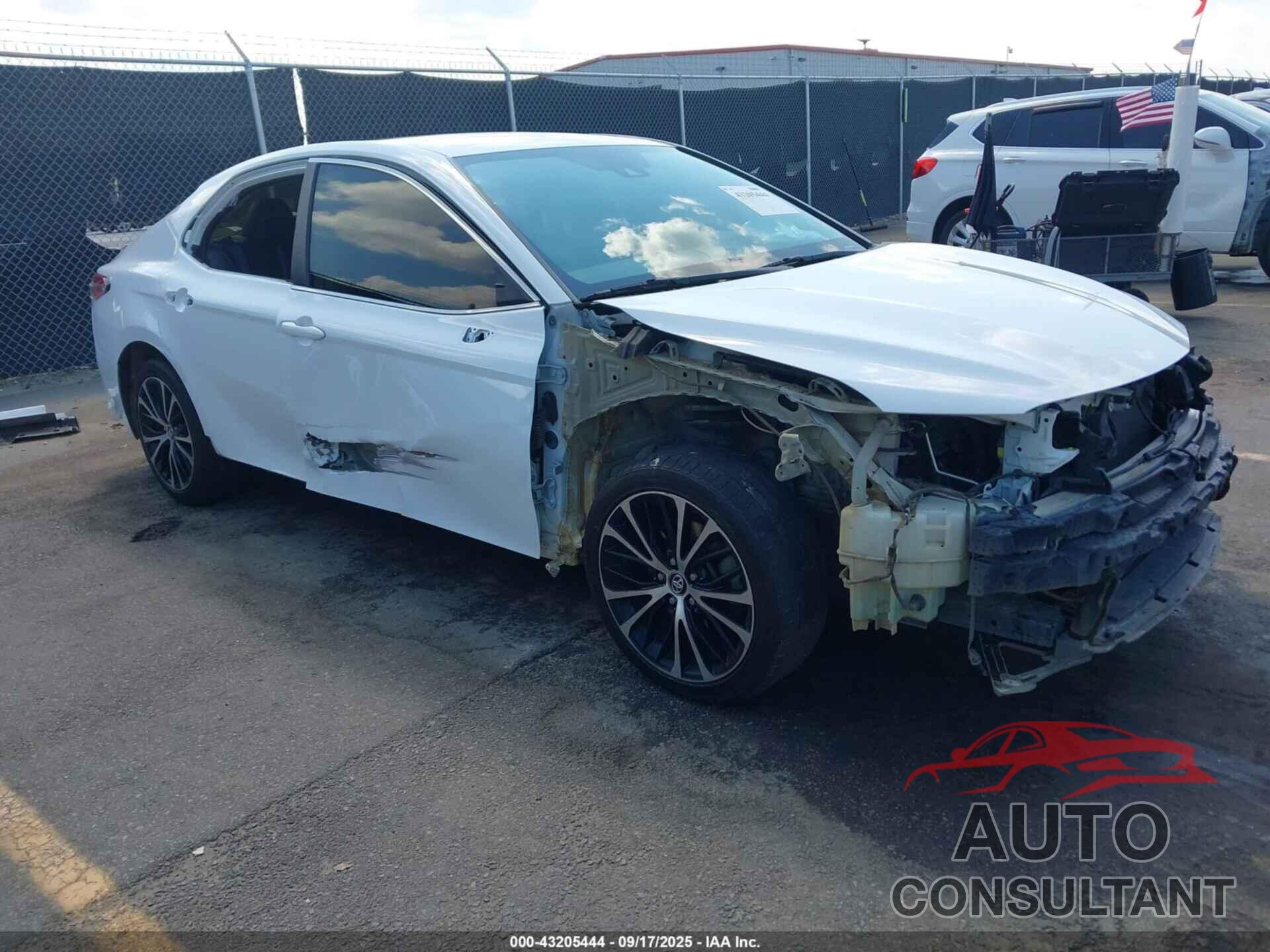 TOYOTA CAMRY 2020 - 4T1G11AK1LU943394
