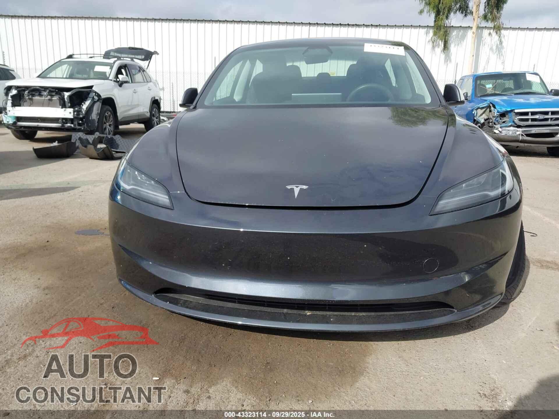 TESLA MODEL 3 2024 - 5YJ3E1EAXRF868494