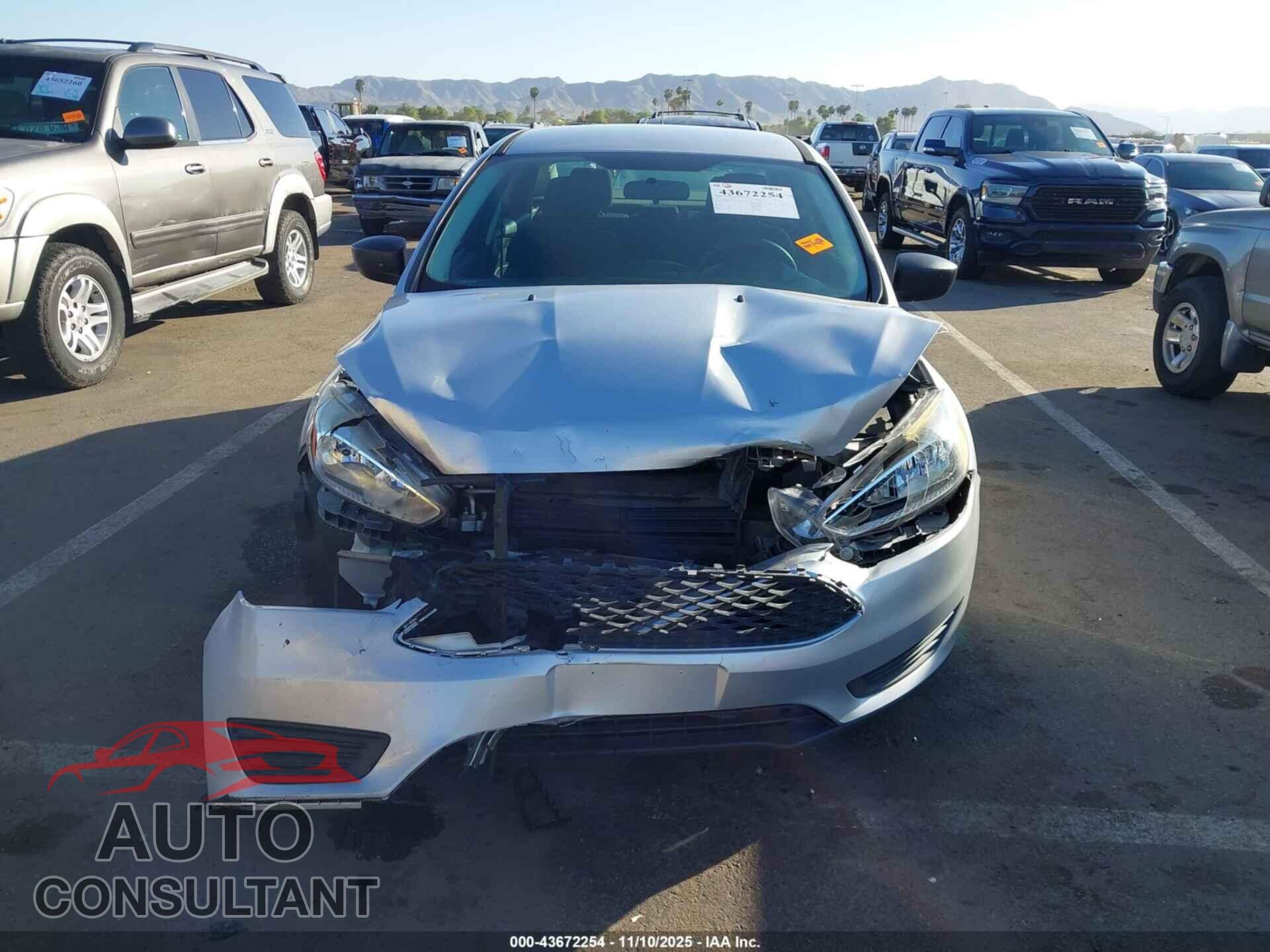 FORD FOCUS 2018 - 1FADP3E23JL260892