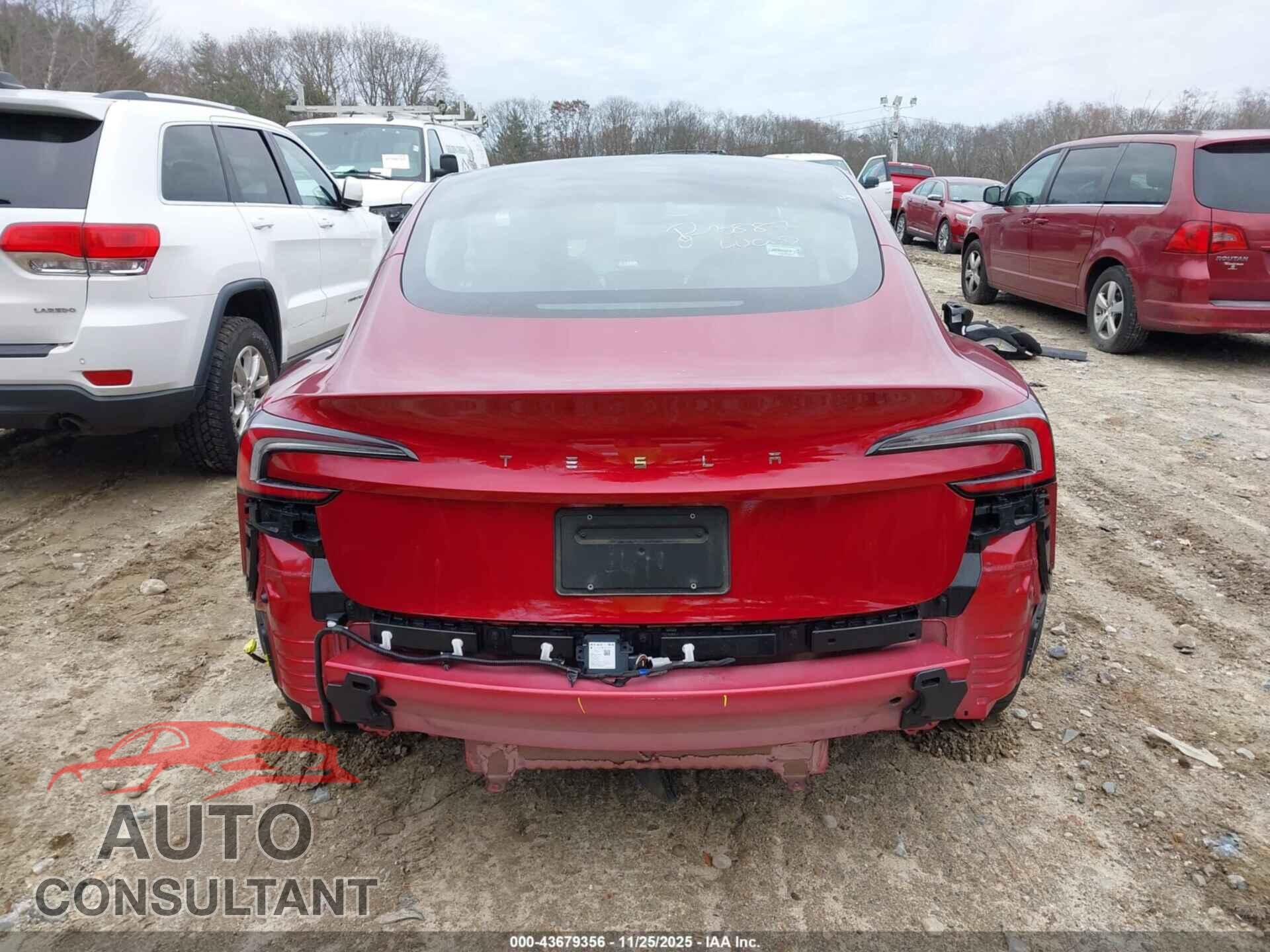 TESLA MODEL 3 2024 - 5YJ3E1EA9RF739887