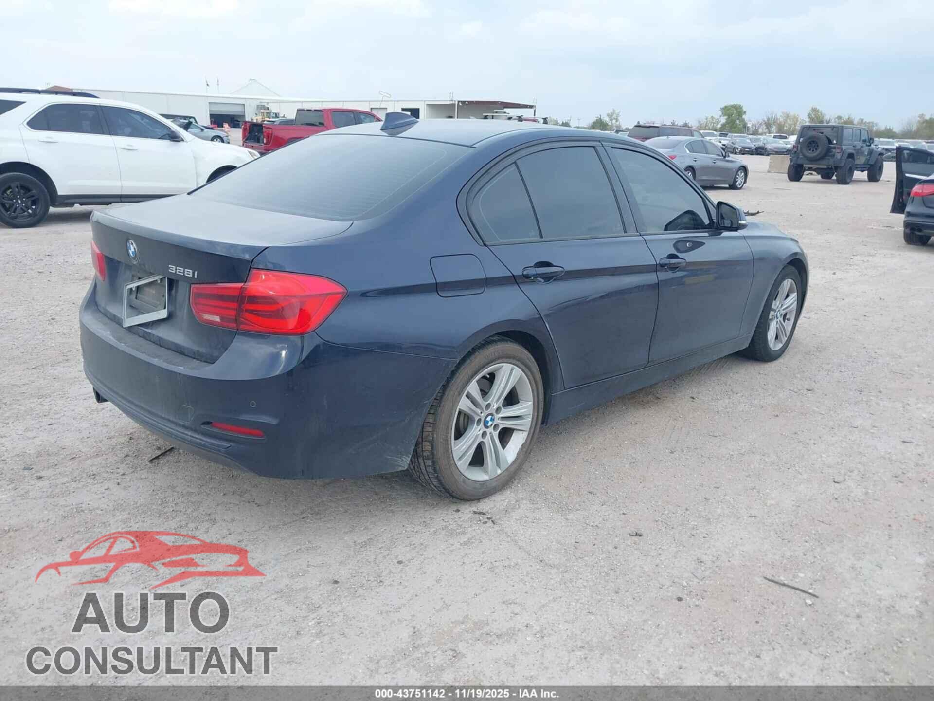 BMW 328I 2016 - WBA8E9G54GNU28819