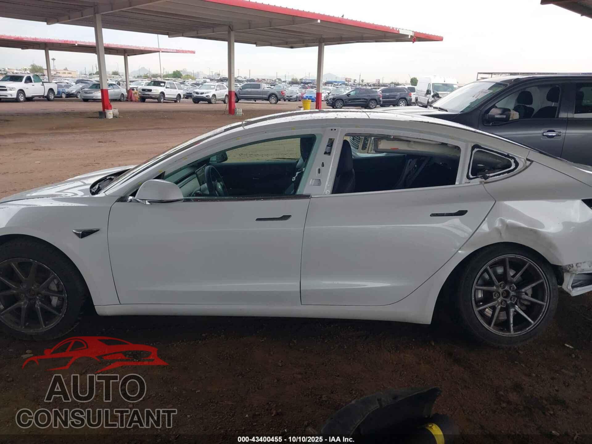 TESLA MODEL 3 2019 - 5YJ3E1EB7KF493405
