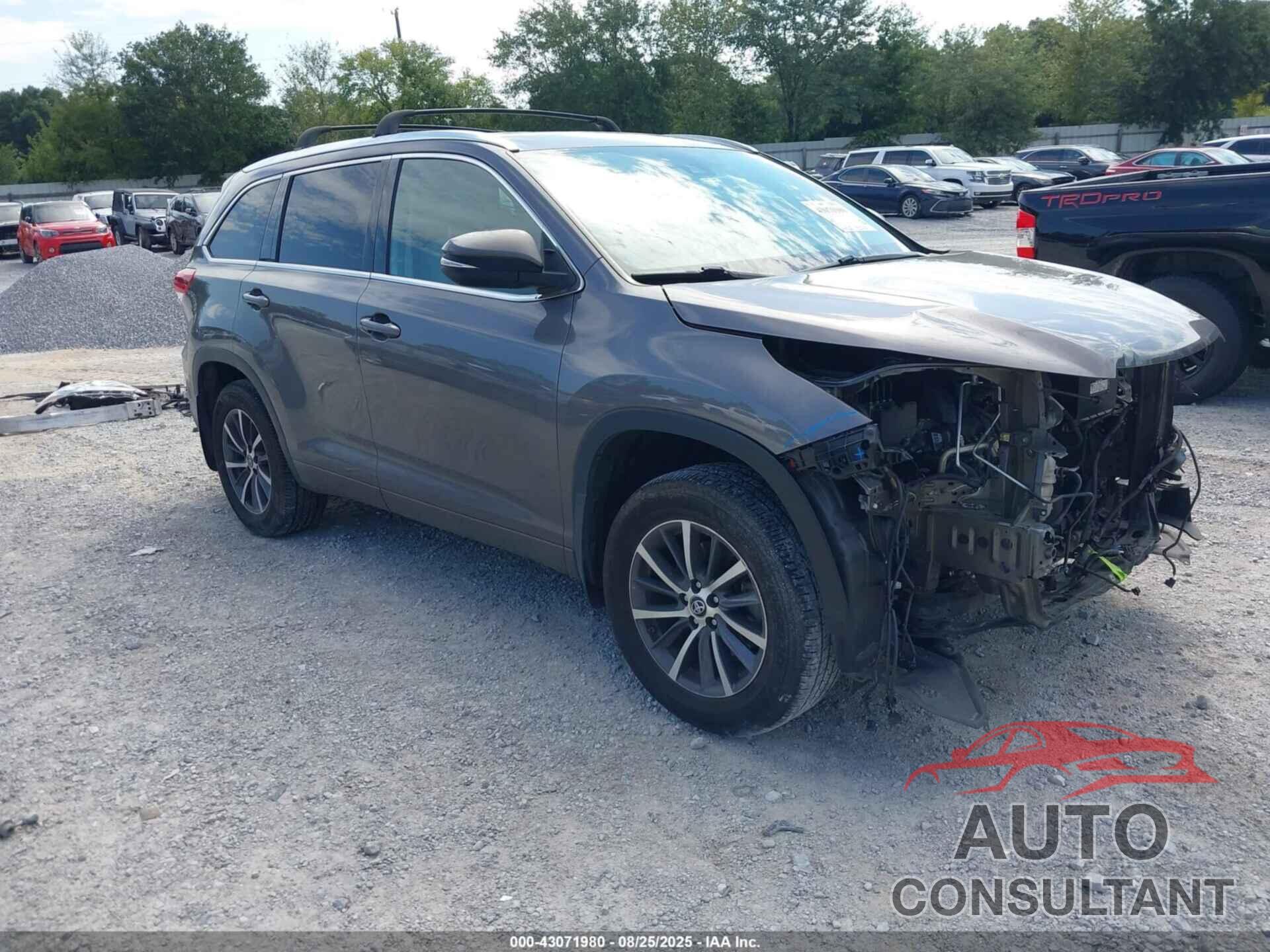 TOYOTA HIGHLANDER 2018 - 5TDJZRFH8JS831482