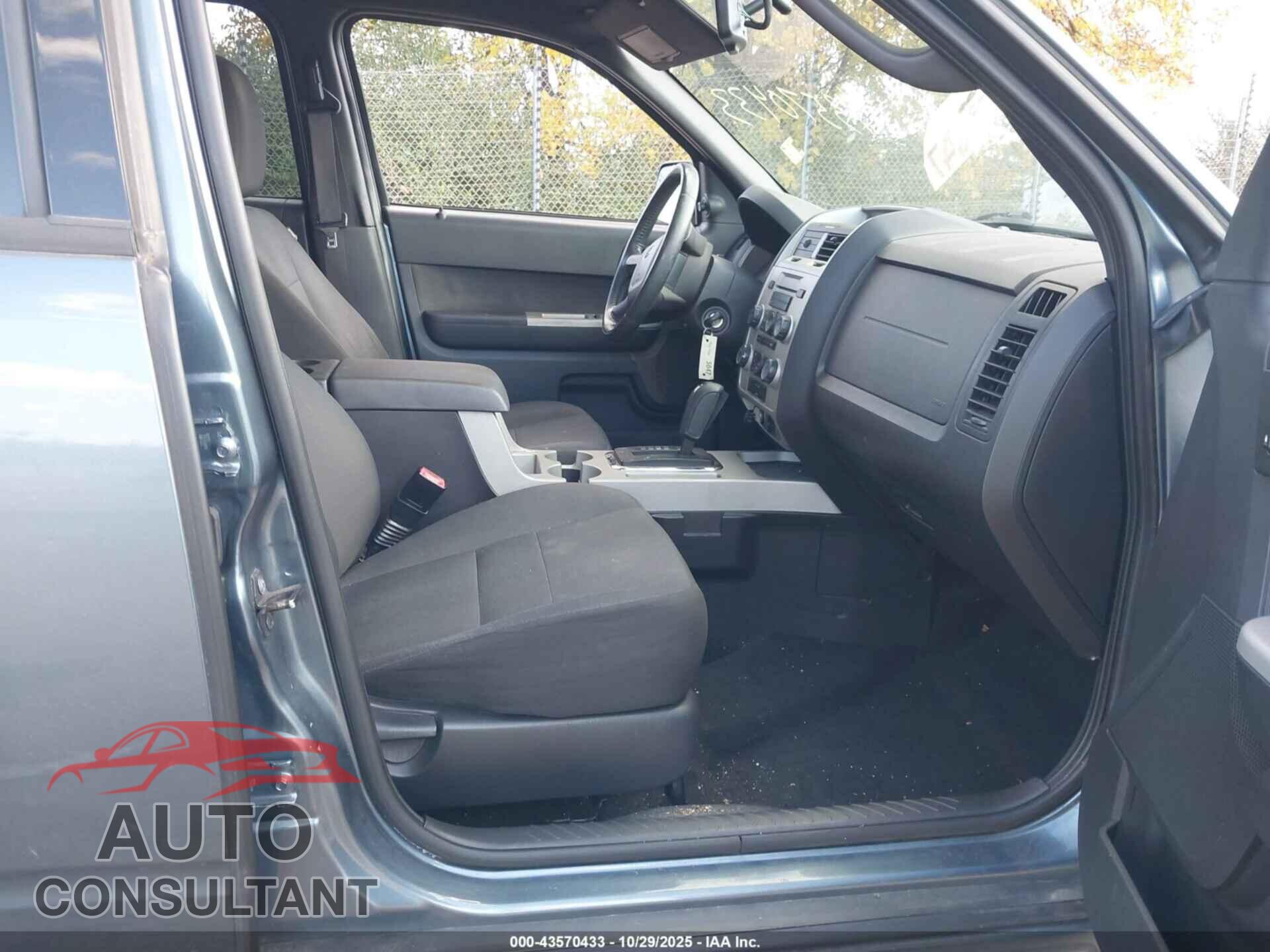 FORD ESCAPE 2010 - 1FMCU9D72AKC30136