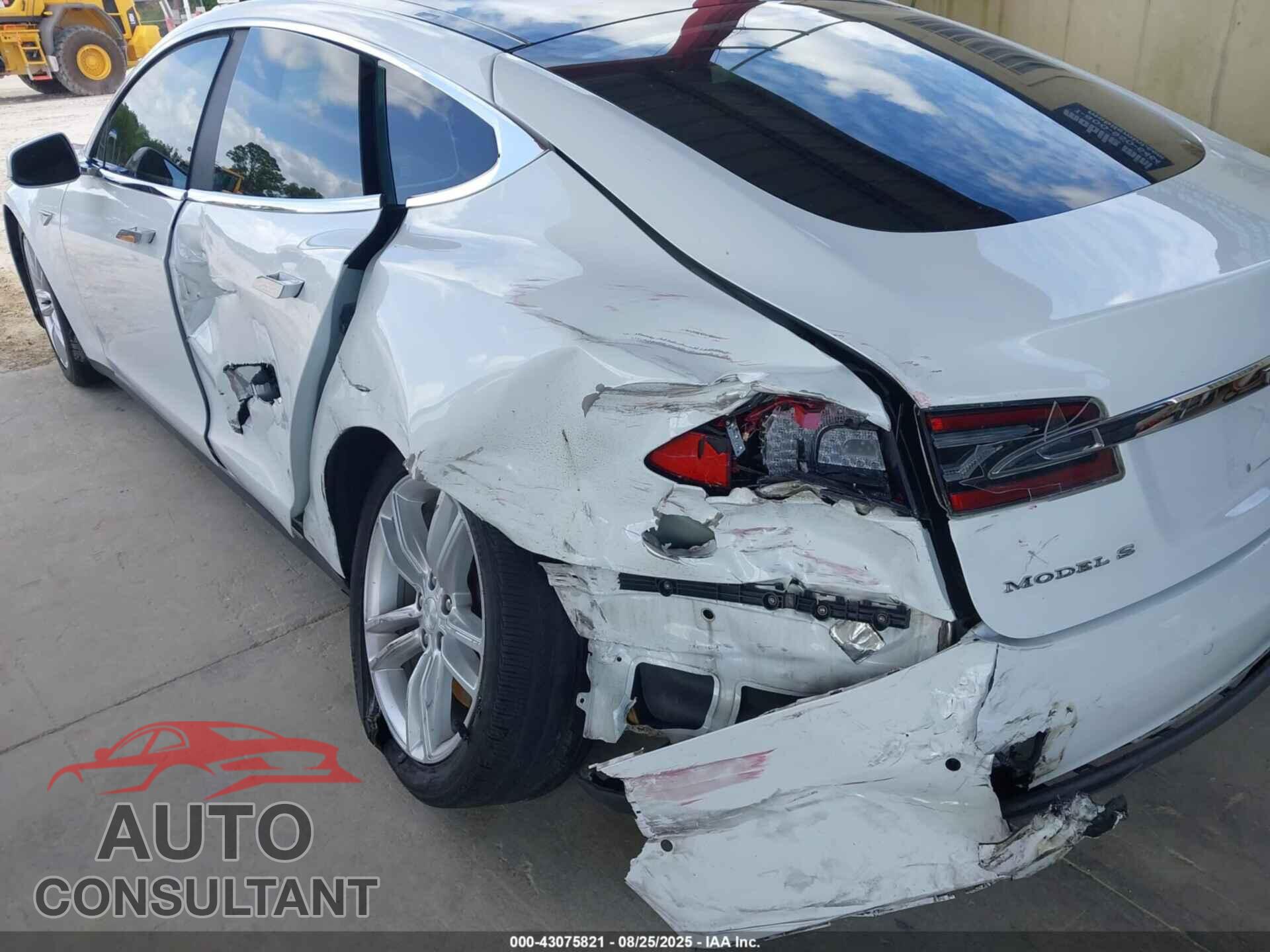 TESLA MODEL S 2015 - 5YJSA1E16FF102958