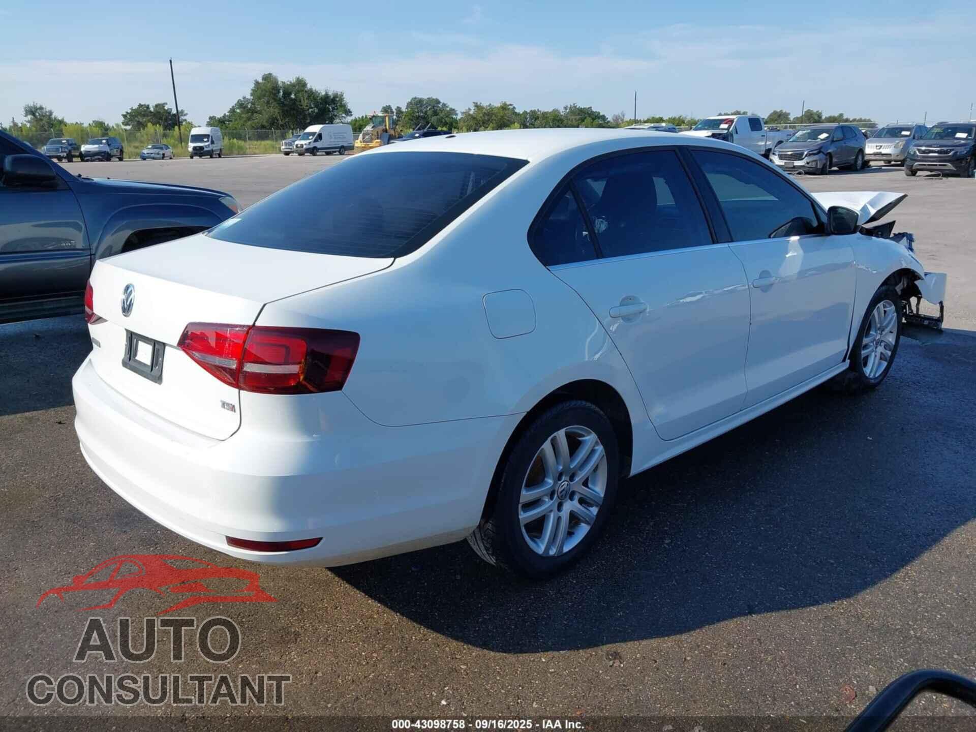 VOLKSWAGEN JETTA 2017 - 3VW167AJ0HM338068