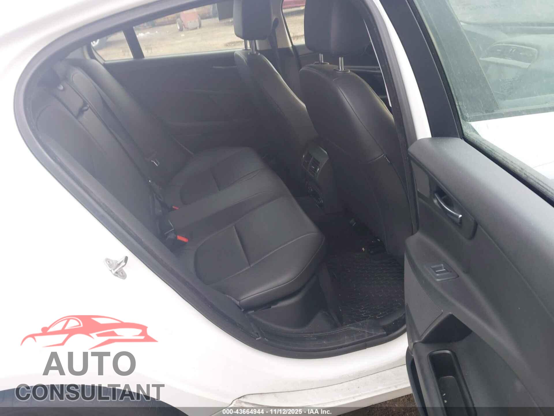 JAGUAR XE 2017 - SAJAD4BG8HA972737