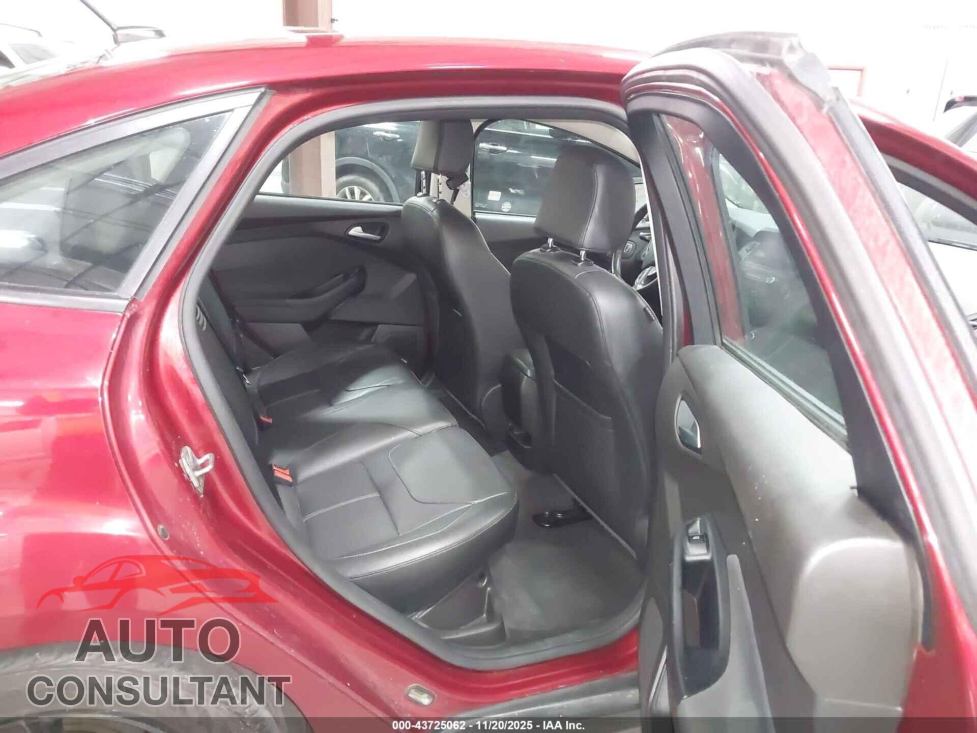 FORD FOCUS 2016 - 1FADP3F21GL286026
