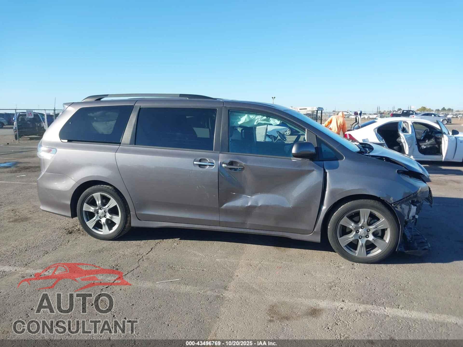 TOYOTA SIENNA 2017 - 5TDXZ3DC1HS857060