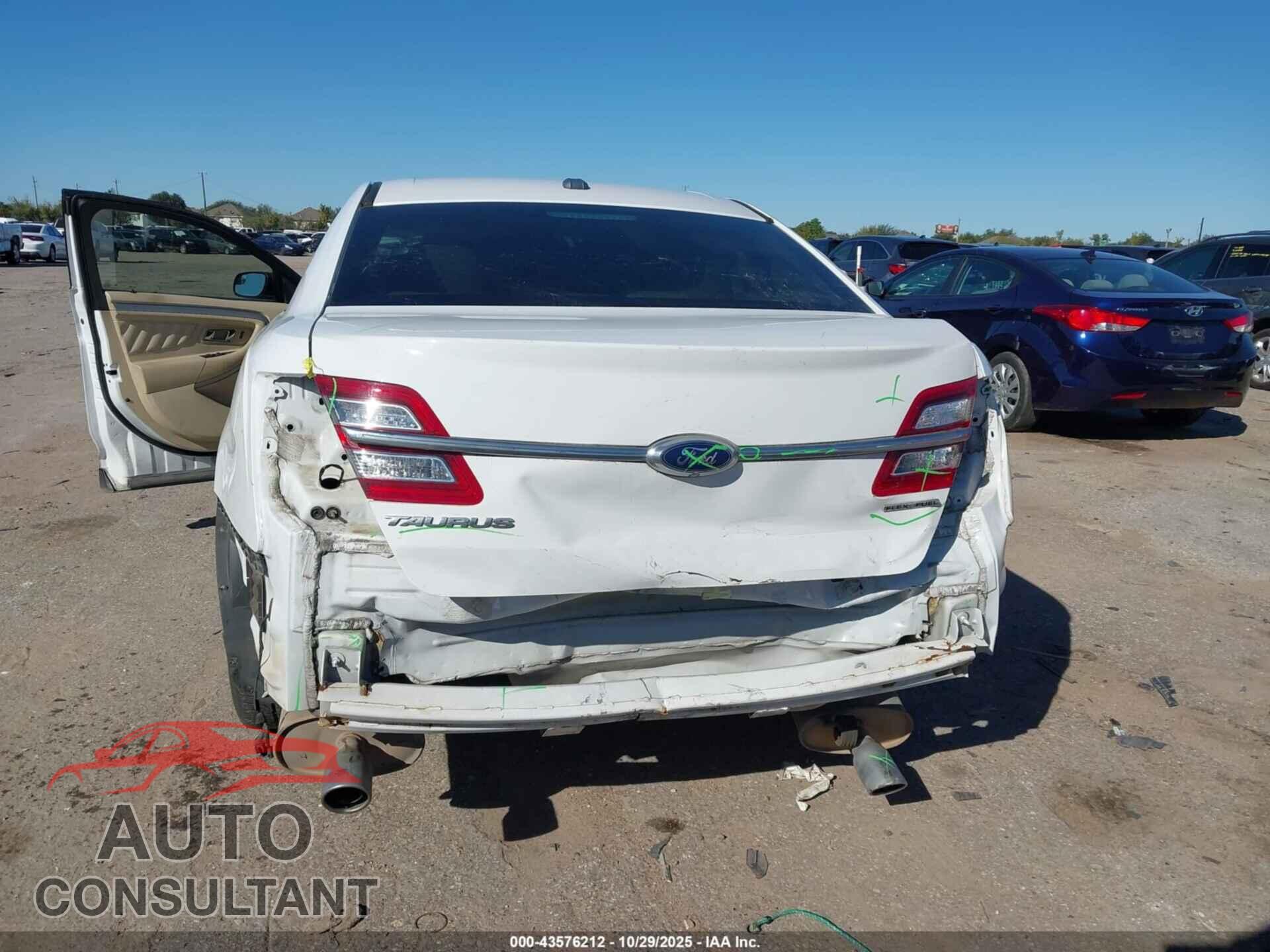 FORD TAURUS 2016 - 1FAHP2D8XGG134662