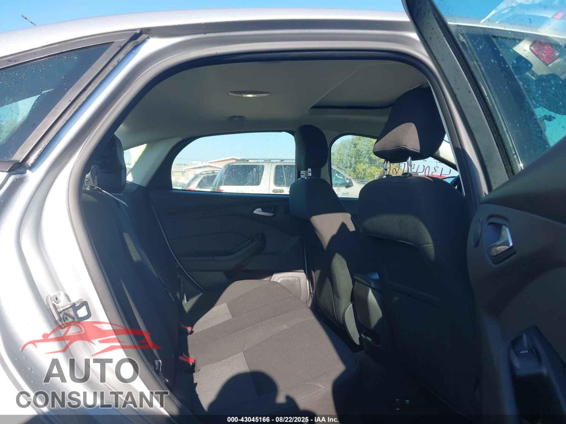 FORD FOCUS 2017 - 1FADP3H21HL324501