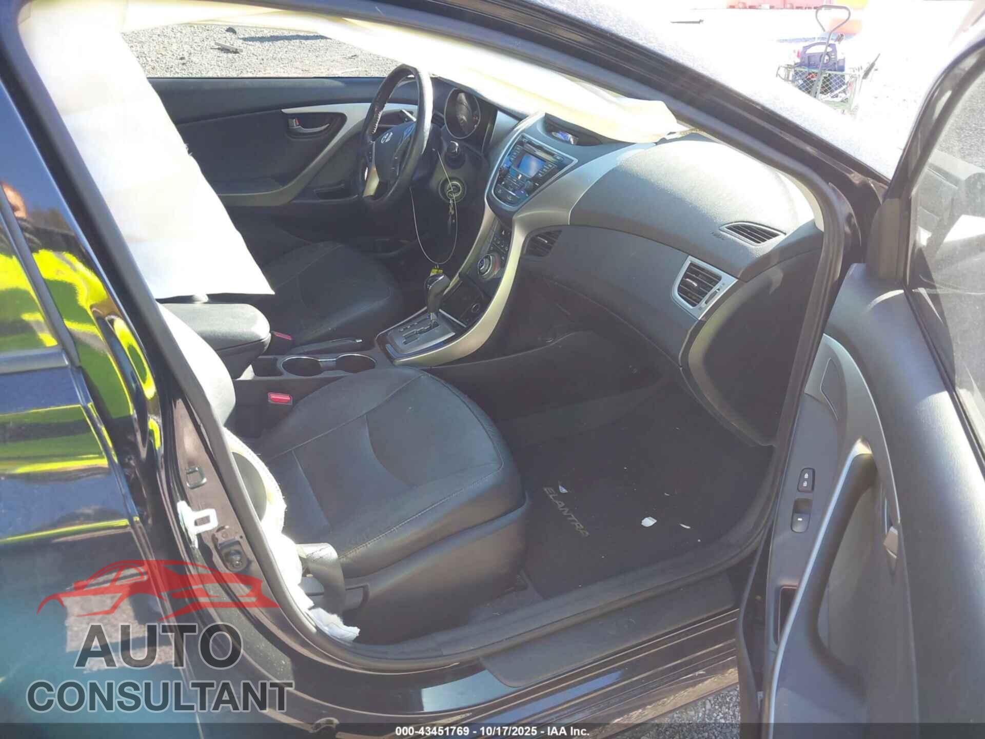 HYUNDAI ELANTRA 2013 - 5NPDH4AE3DH263880