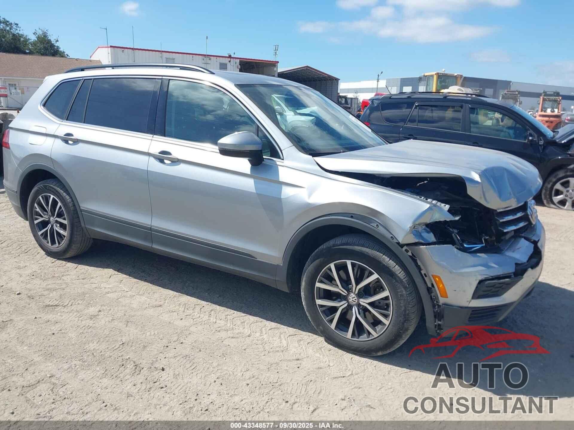VOLKSWAGEN TIGUAN 2019 - 3VV2B7AX7KM137428