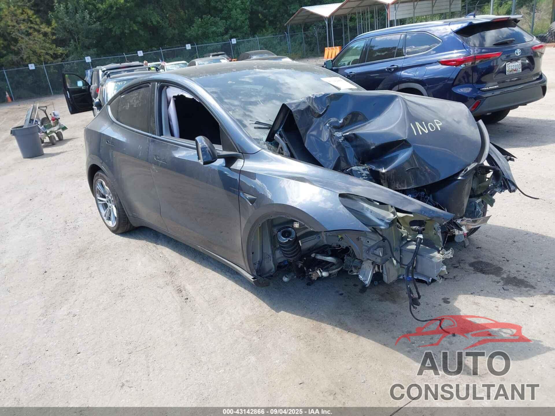 TESLA MODEL Y 2024 - 7SAYGDED5RF058091