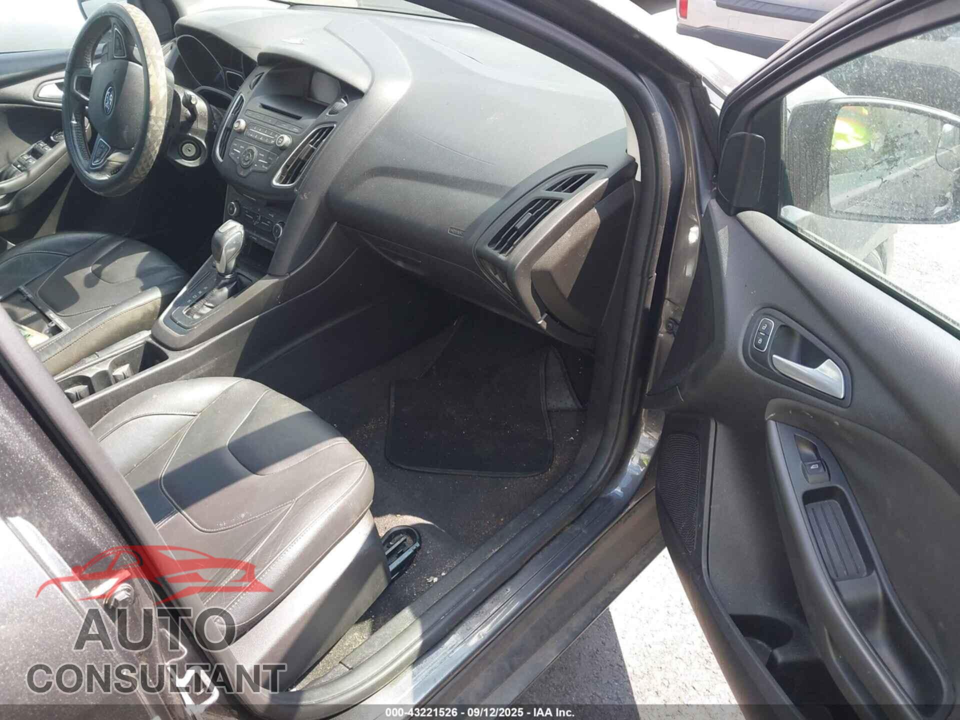 FORD FOCUS 2015 - 1FADP3K27FL283135