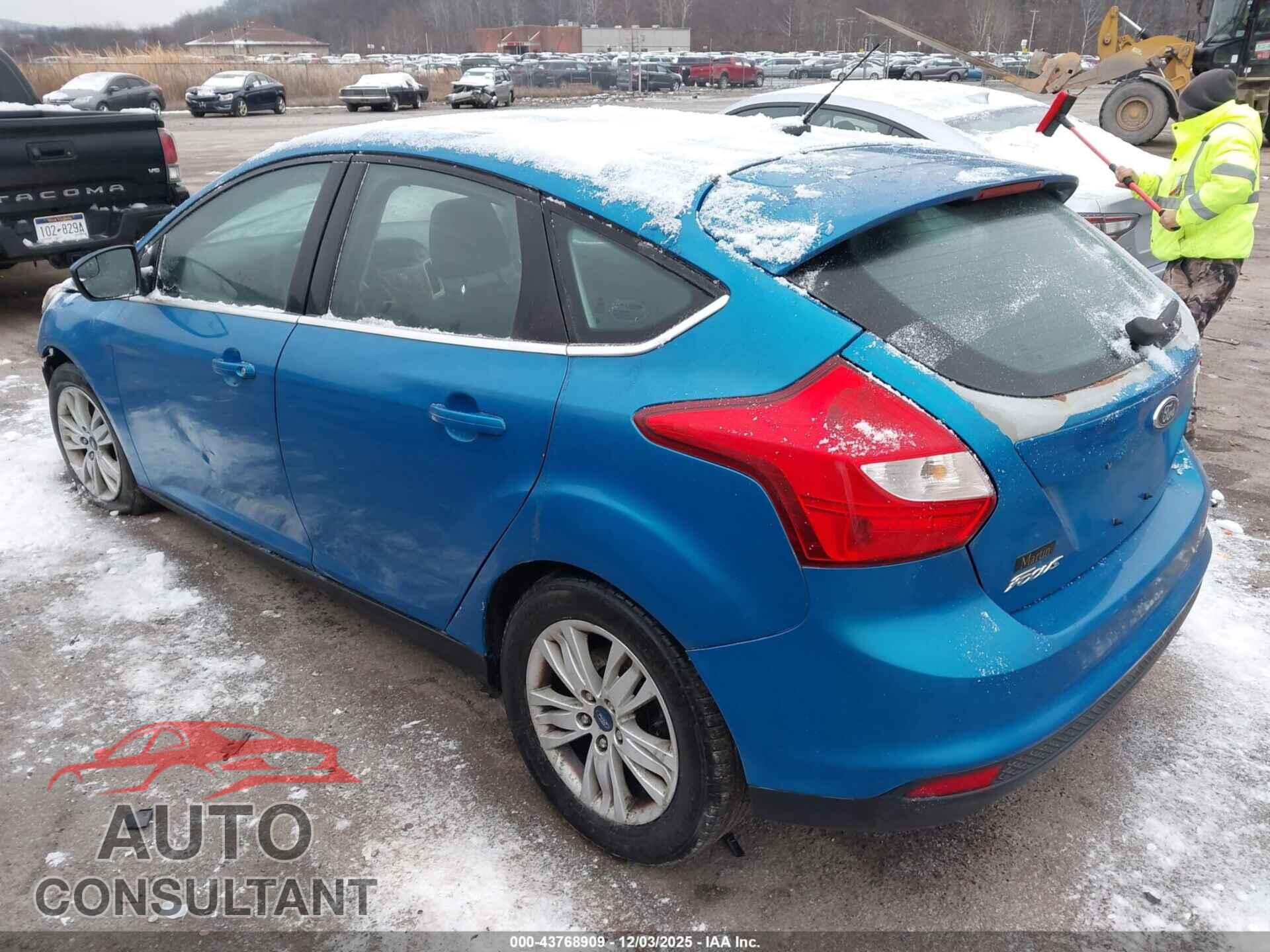 FORD FOCUS 2012 - 1FAHP3M21CL321923