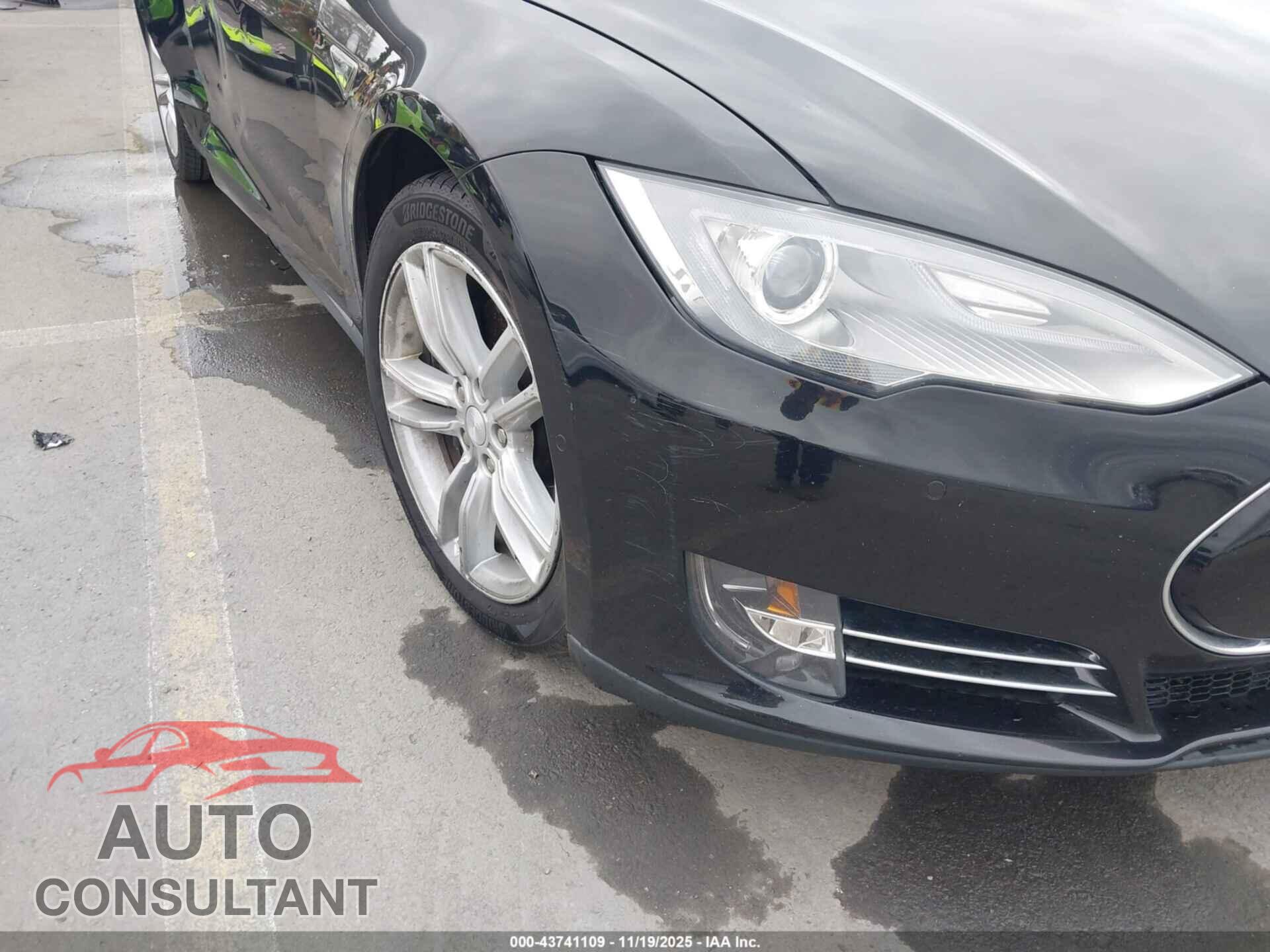 TESLA MODEL S 2015 - 5YJSA1E16FF107254