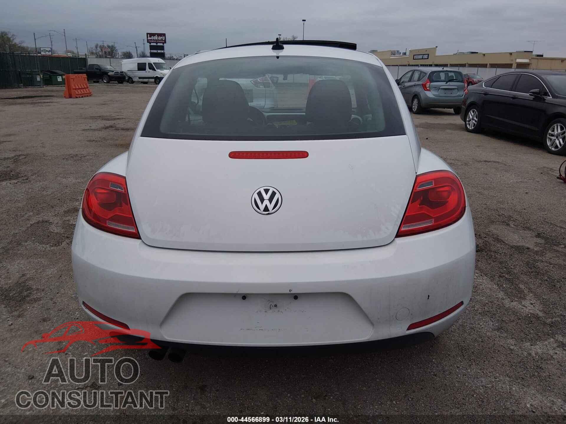 VOLKSWAGEN BEETLE 2015 - 3VWJ17AT2FM603473