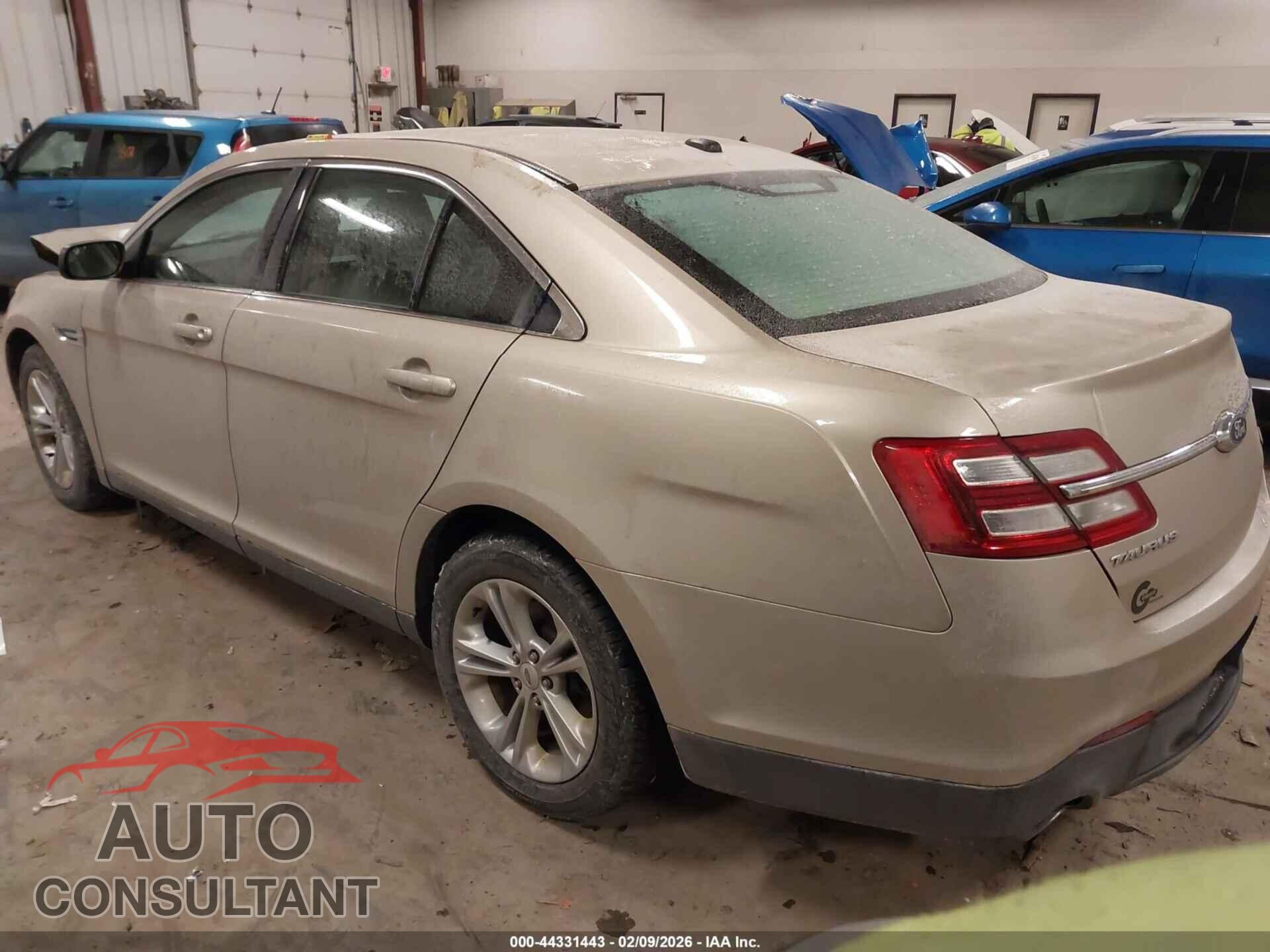 FORD TAURUS 2018 - 1FAHP2D86JG134634