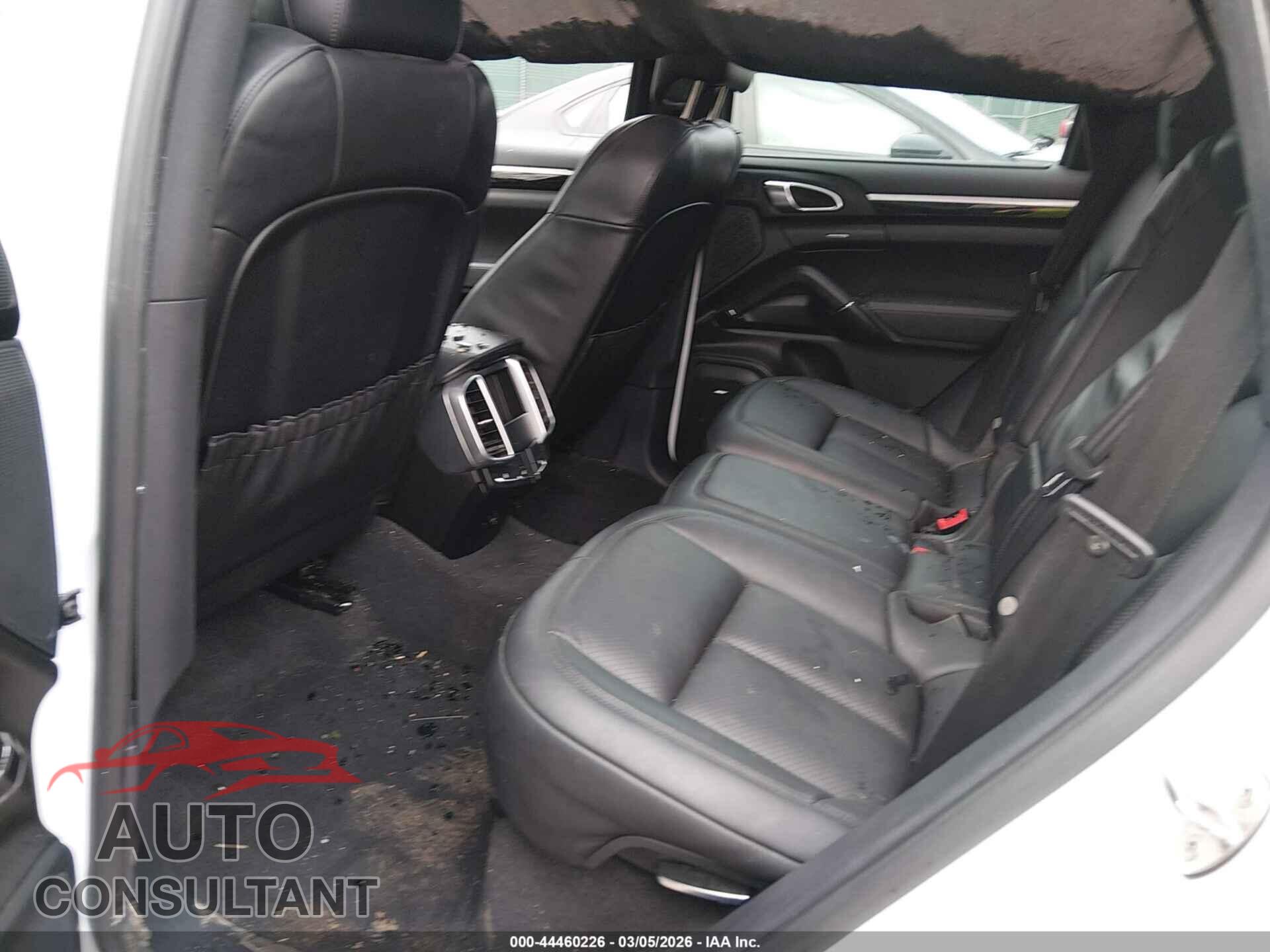 PORSCHE CAYENNE 2016 - WP1AA2A22GKA14931