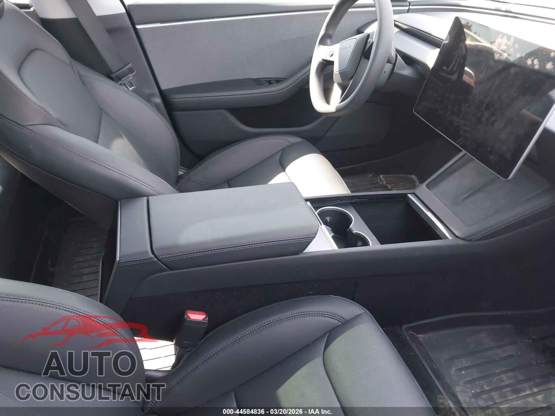 TESLA MODEL 3 2024 - 5YJ3E1EA7RF722862