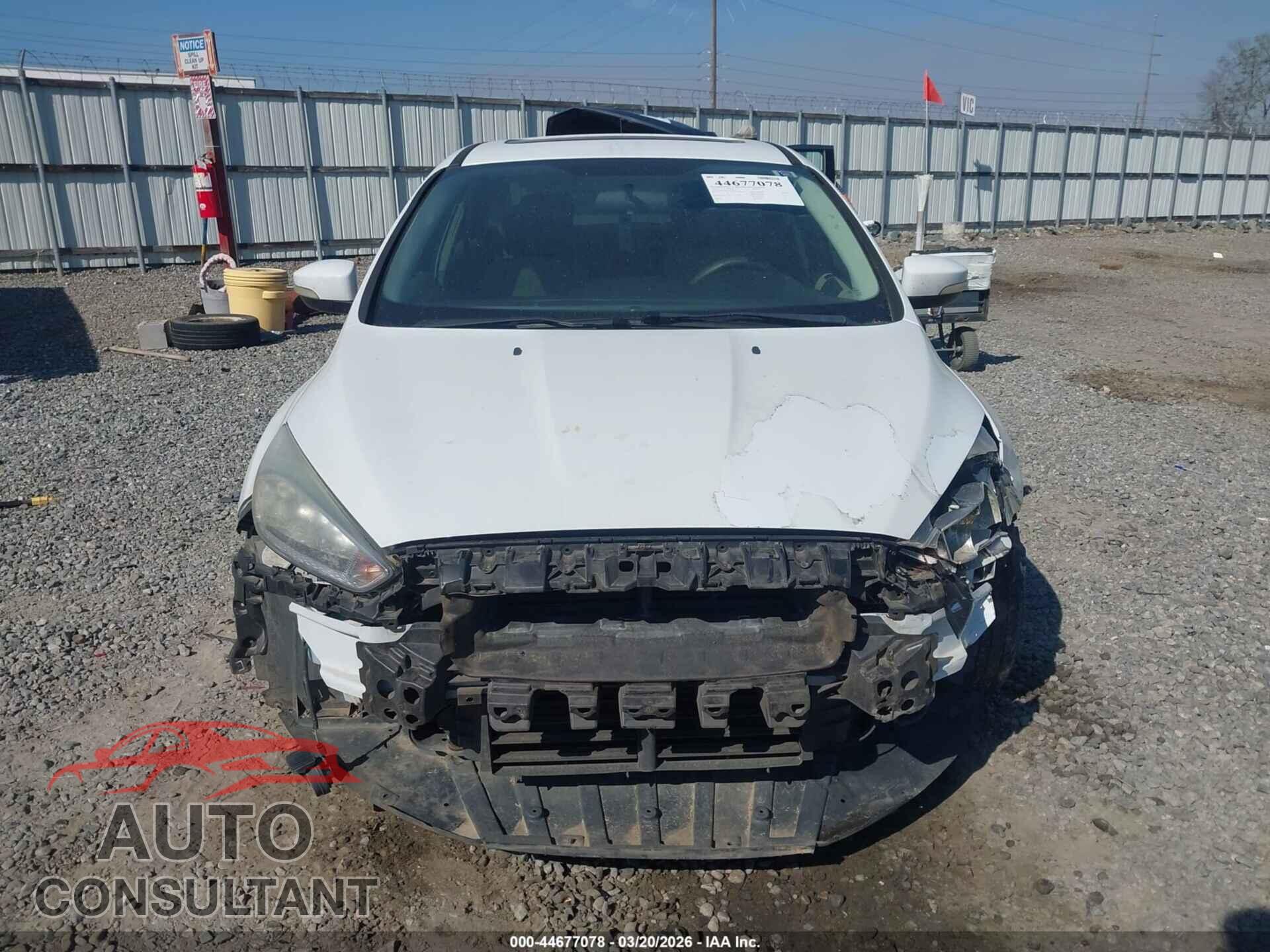 FORD FOCUS 2015 - 1FADP3F26FL238262