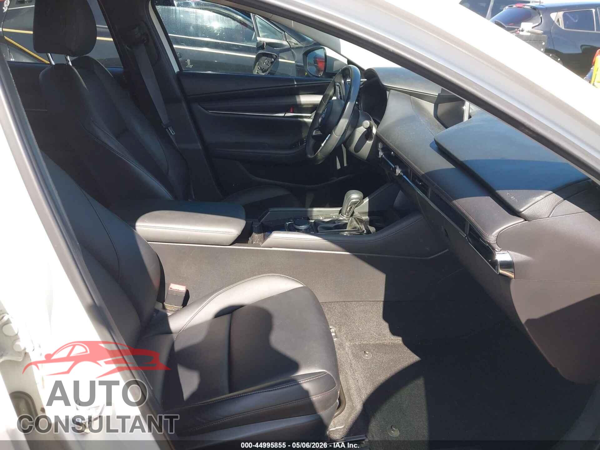 MAZDA MAZDA3 2019 - JM1BPACL2K1111145