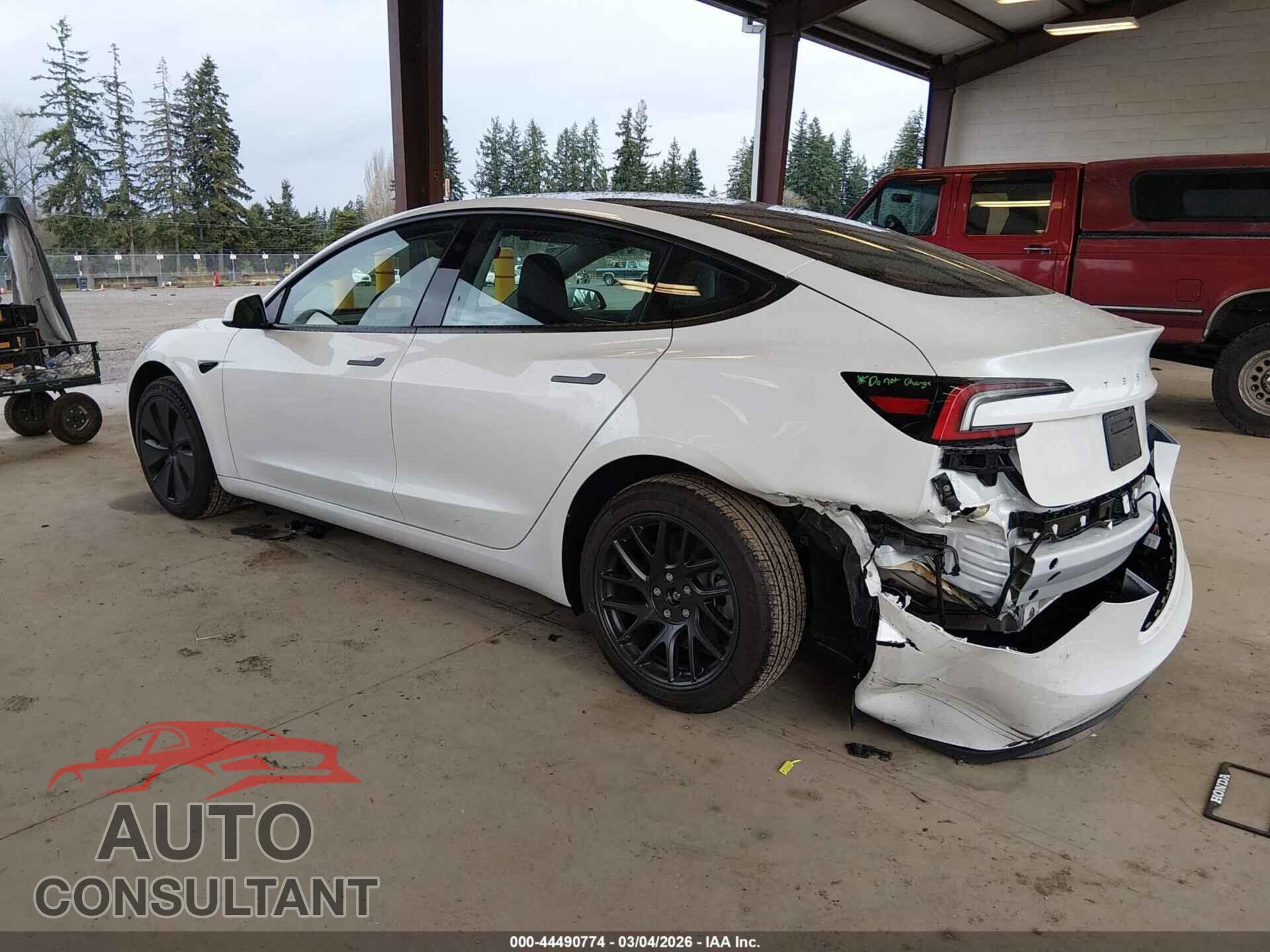 TESLA MODEL 3 2025 - 5YJ3E1EA1SF065112