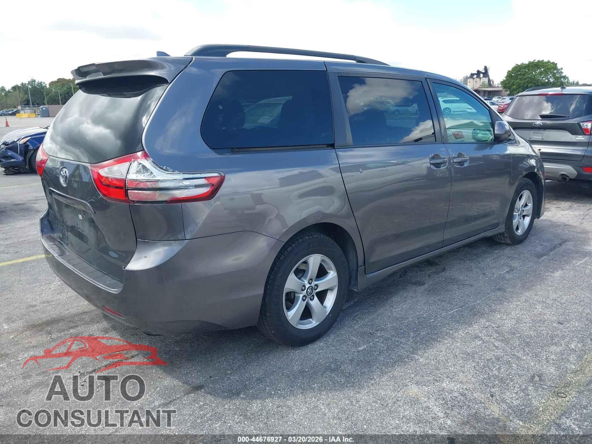 TOYOTA SIENNA 2018 - 5TDKZ3DC9JS904433