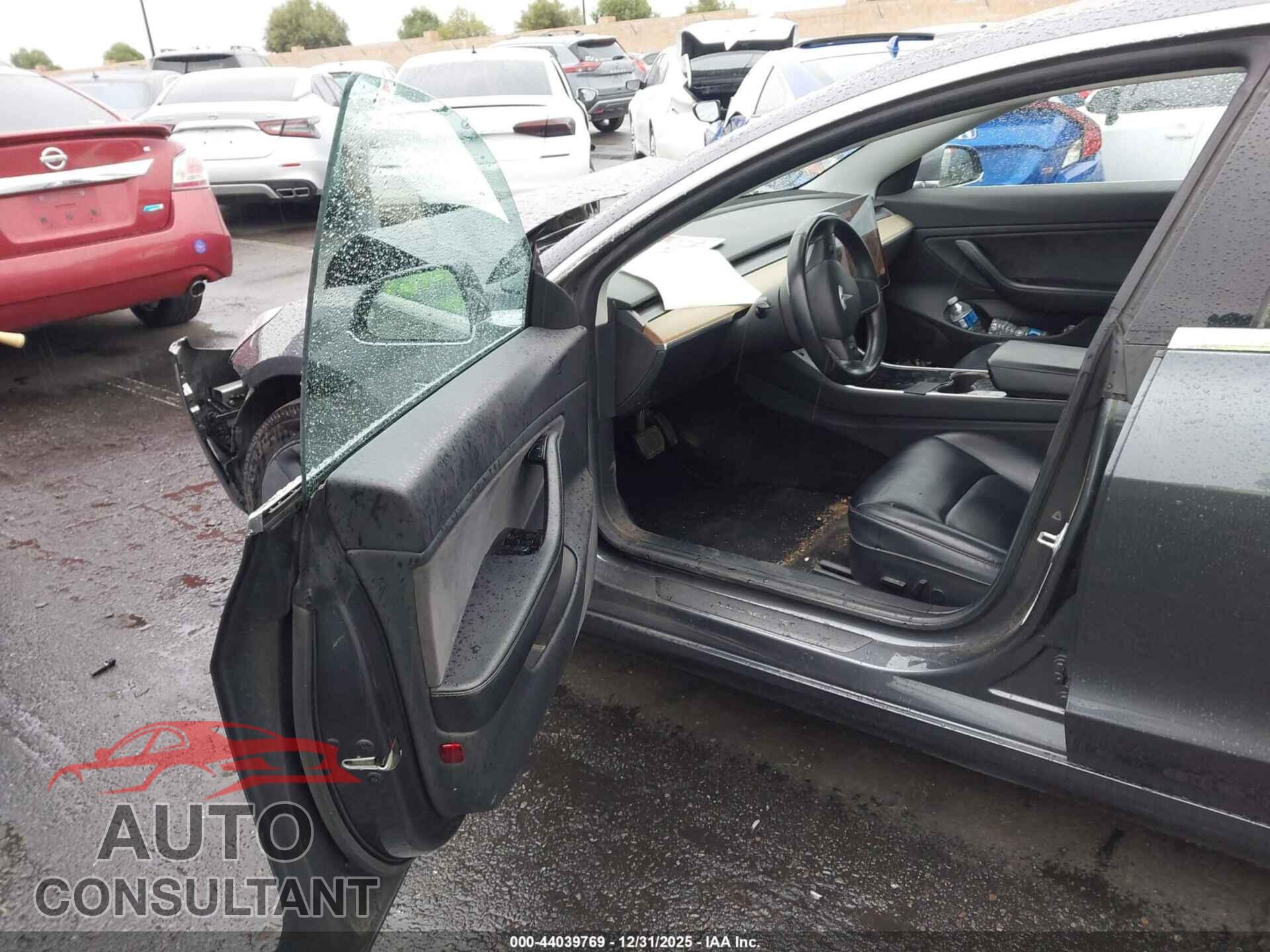 TESLA MODEL 3 2018 - 5YJ3E1EA7JF045235