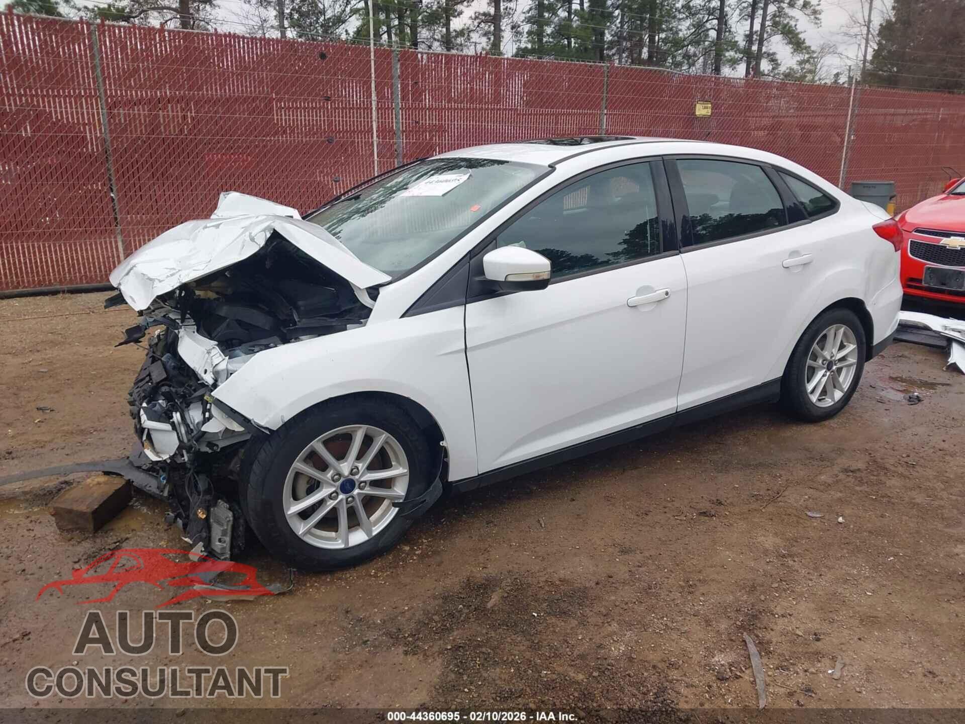 FORD FOCUS 2015 - 1FADP3F20FL207444