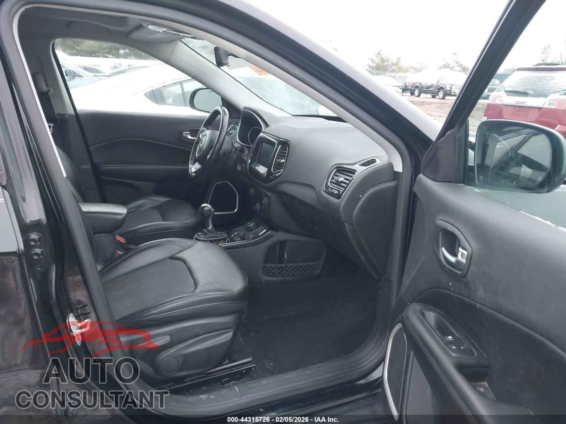 JEEP COMPASS 2019 - 3C4NJDBB2KT682667