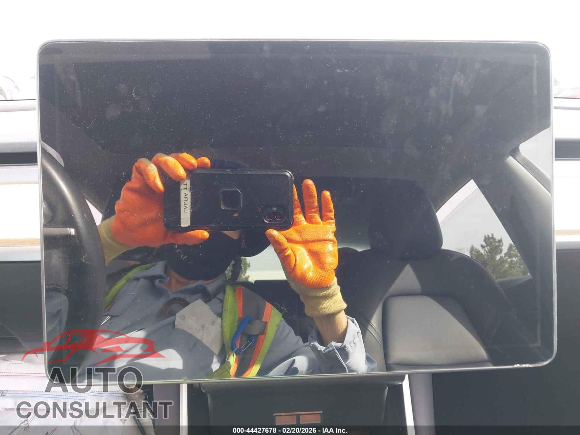 TESLA MODEL 3 2018 - 5YJ3E1EA5JF089198