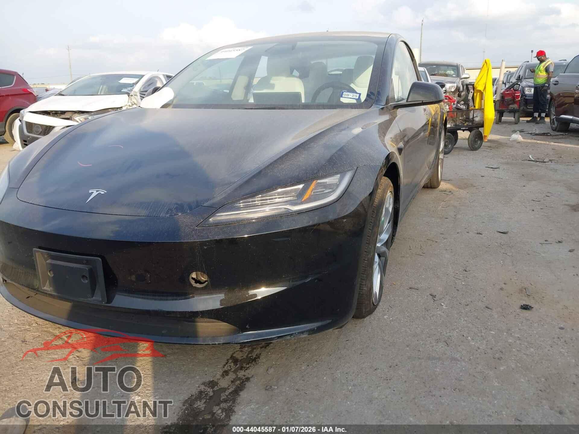 TESLA MODEL 3 2024 - 5YJ3E1EB2RF794562