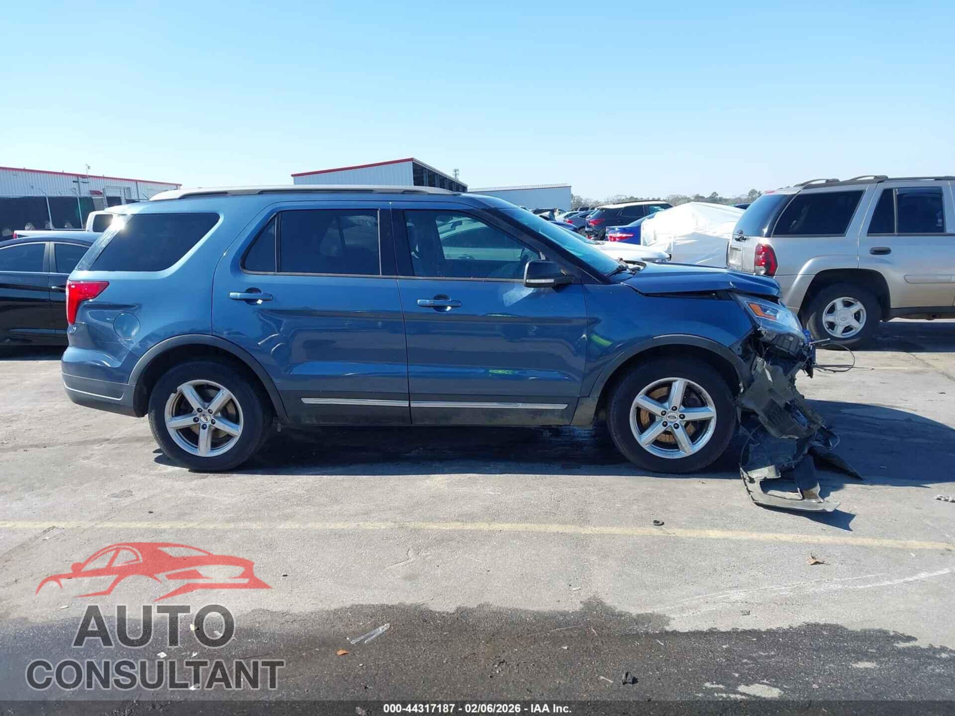 FORD EXPLORER 2018 - 1FM5K7D80JGB17588