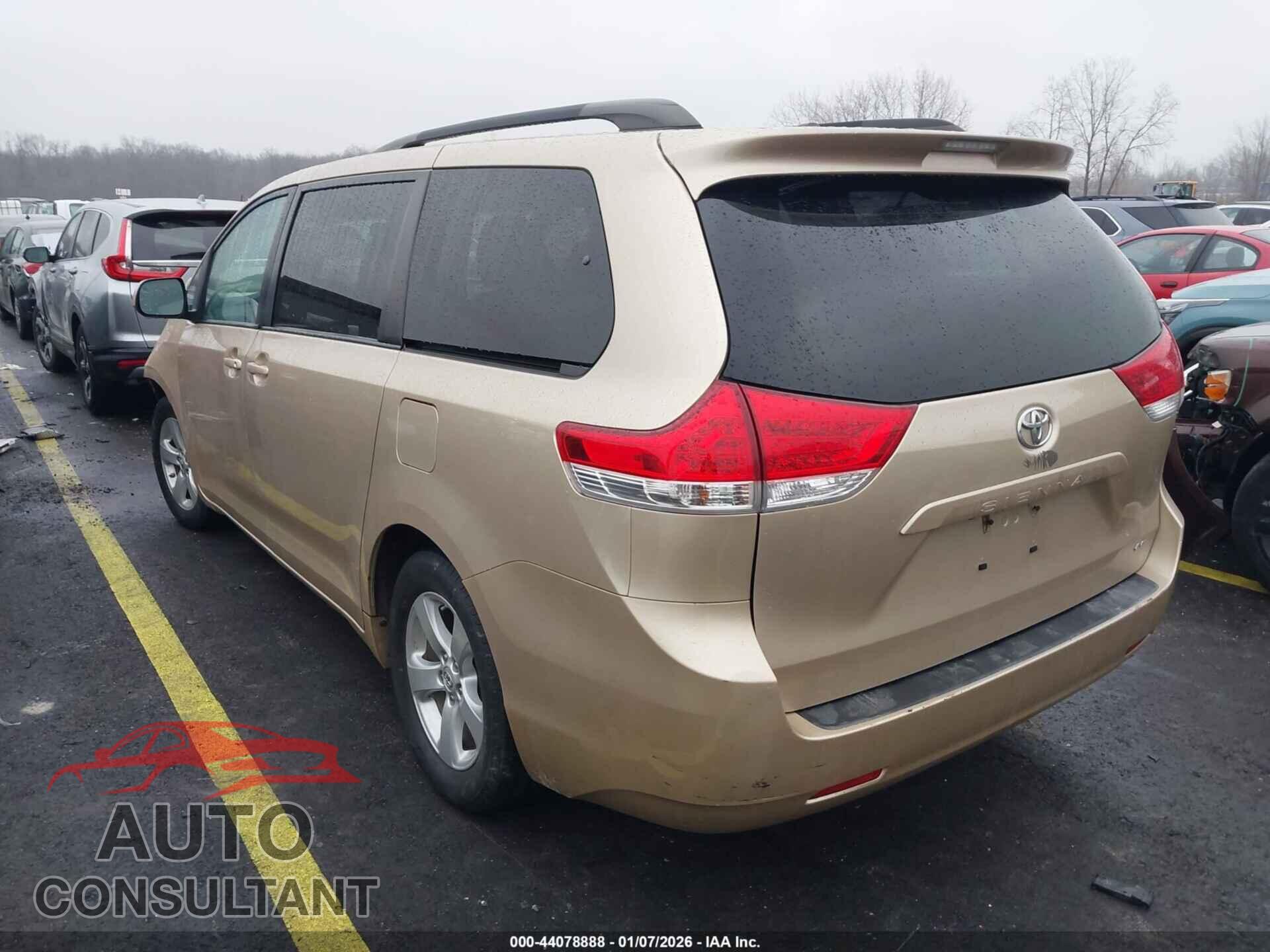 TOYOTA SIENNA 2011 - 5TDKK3DC7BS034879