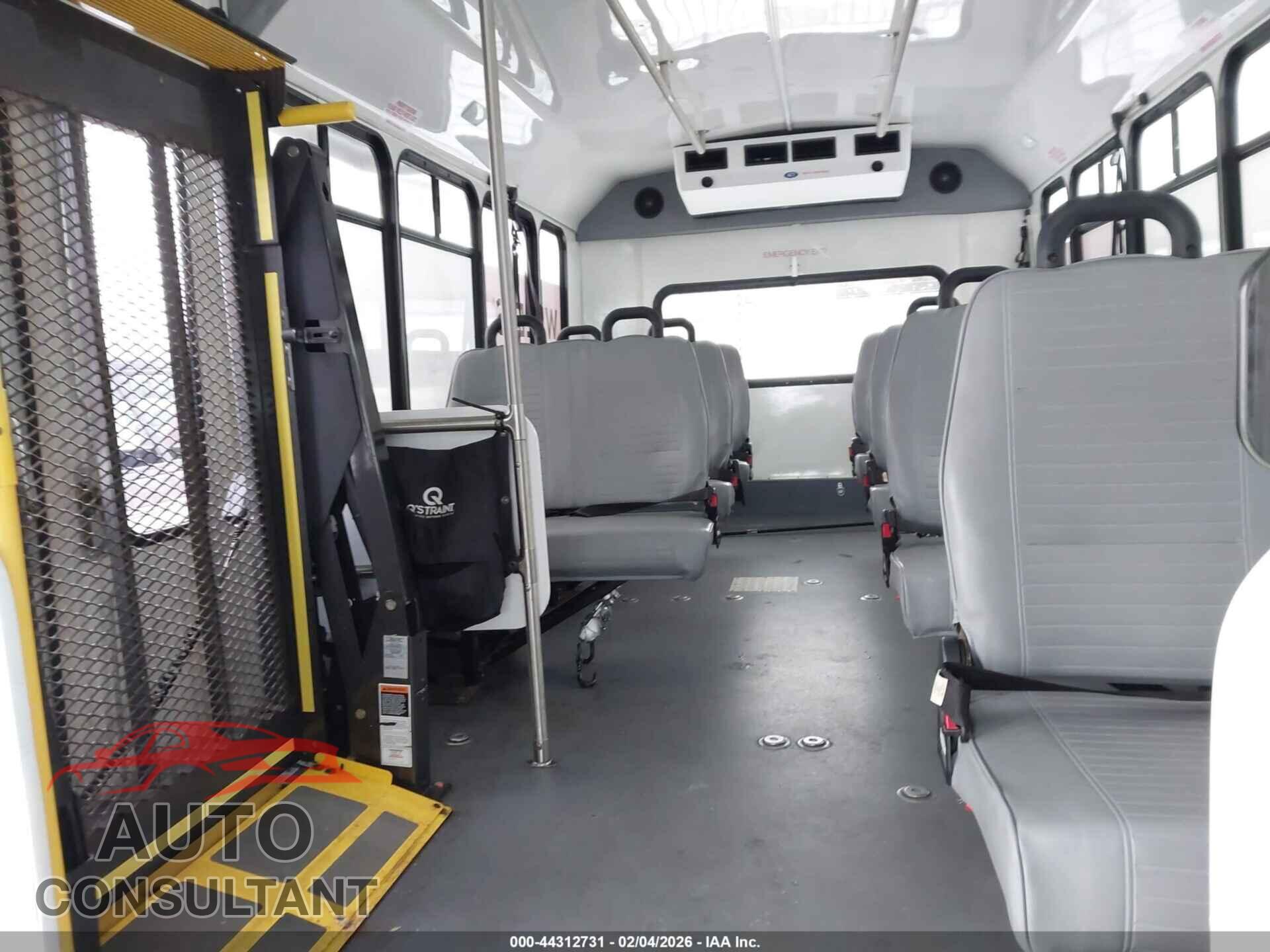 FORD E-450 CUTAWAY 2019 - 1FDFE4FS8KDC26032