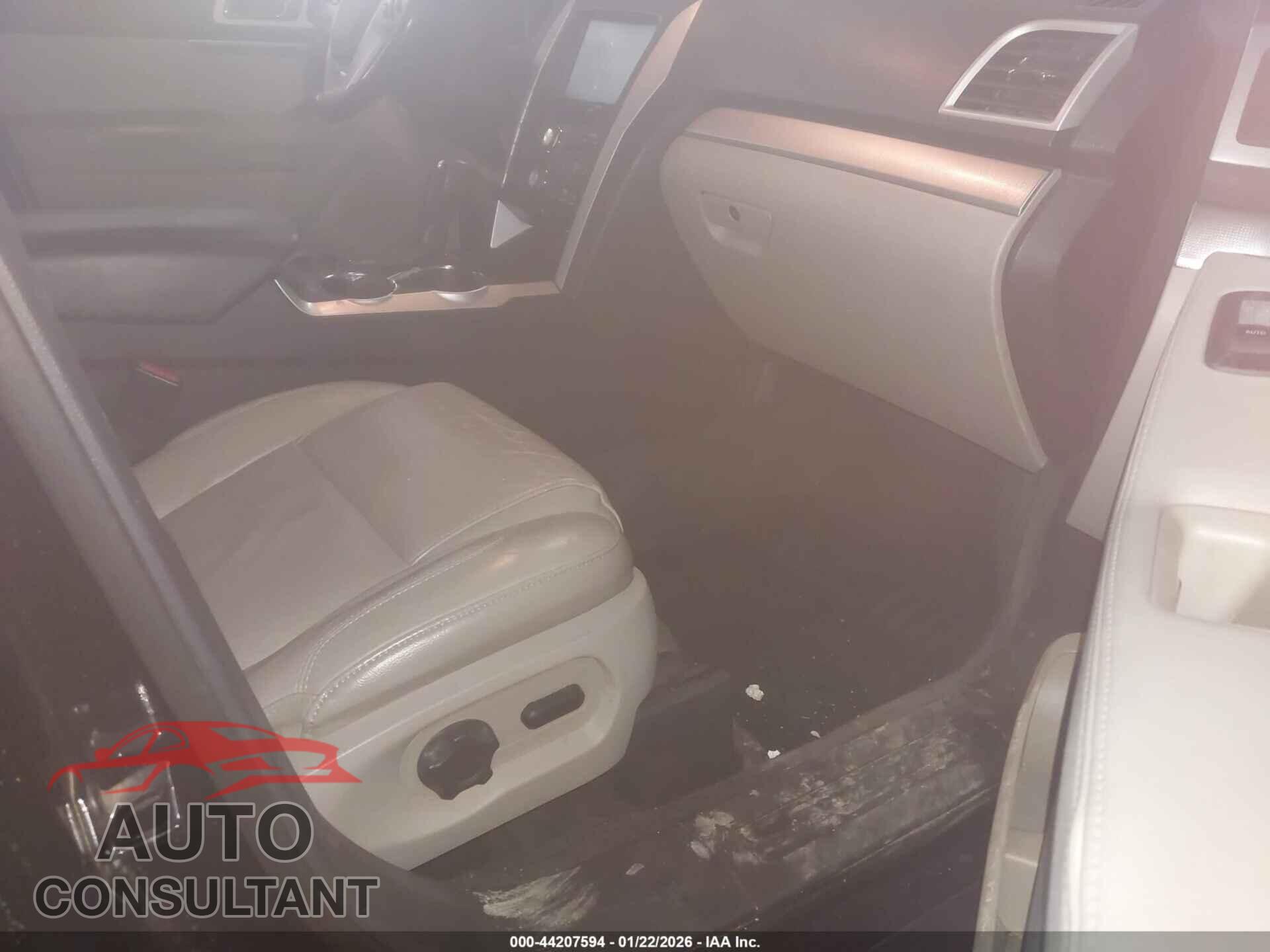 FORD EXPLORER 2011 - 1FMHK7D8XBGA09588