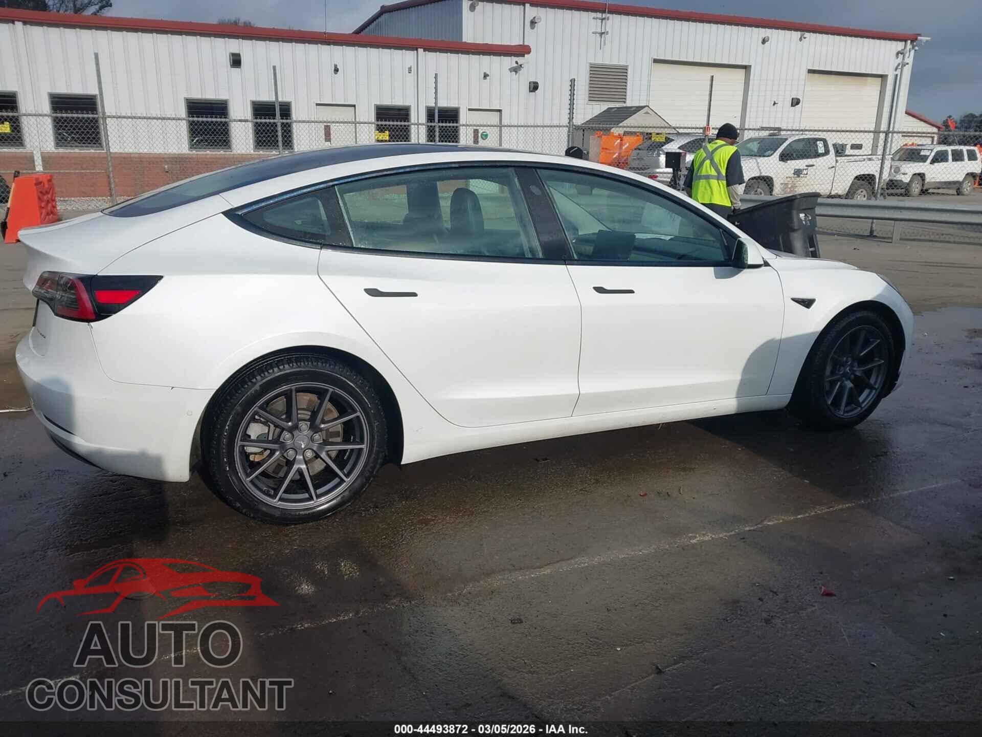 TESLA MODEL 3 2021 - 5YJ3E1EB0MF858395