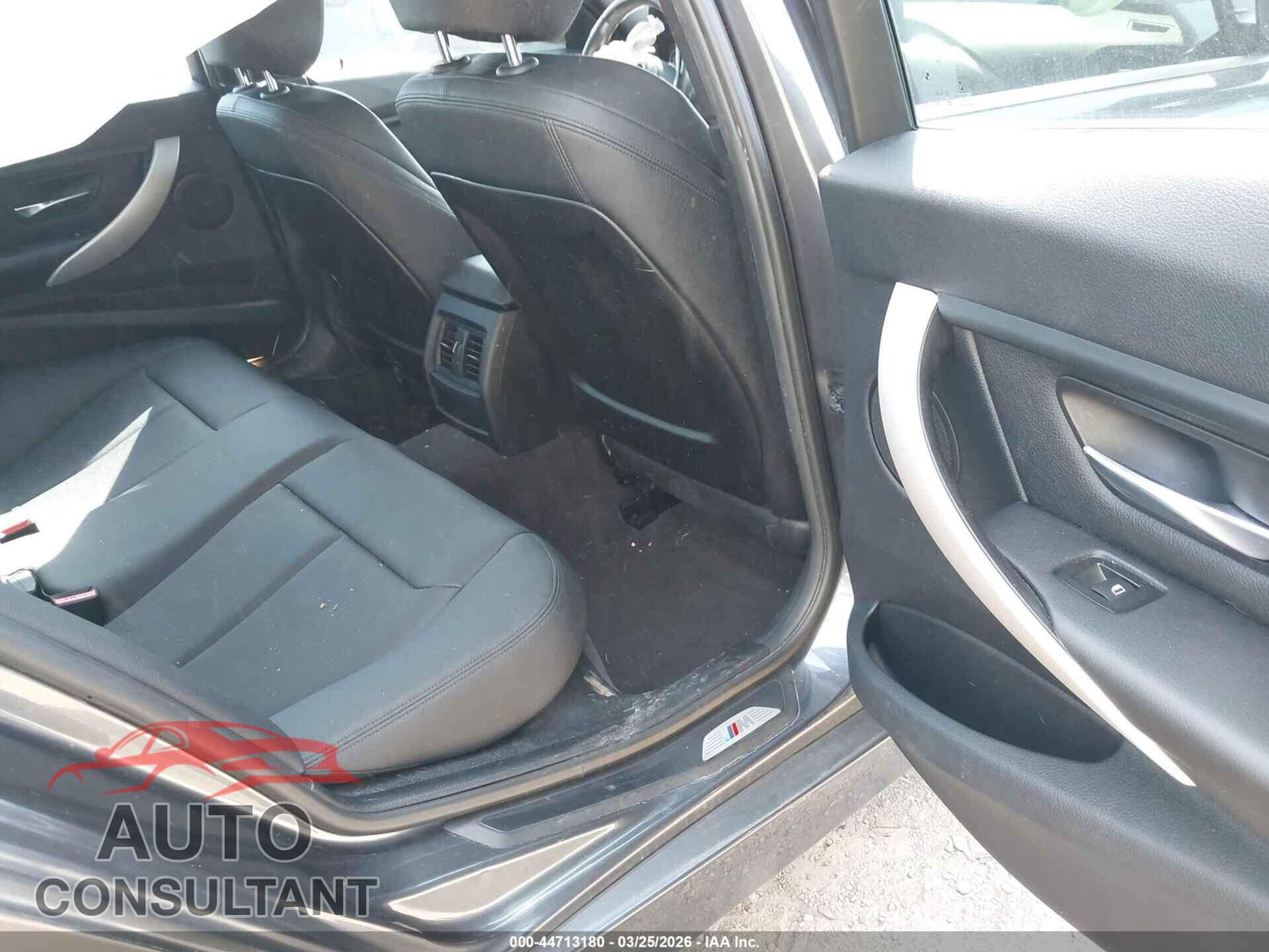BMW 320I 2015 - WBA3B1C51FP831153