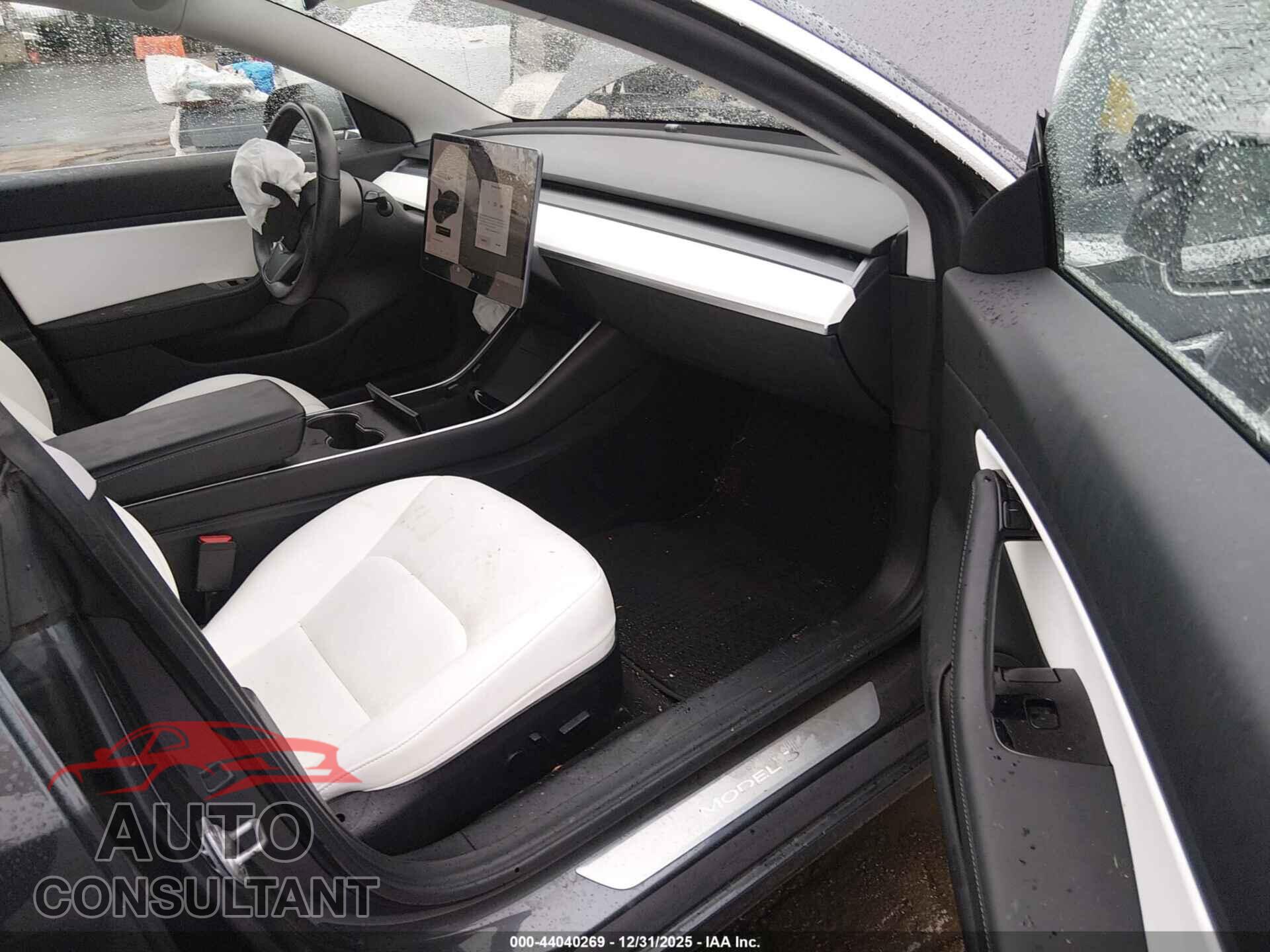 TESLA MODEL 3 2018 - 5YJ3E1EA8JF169207