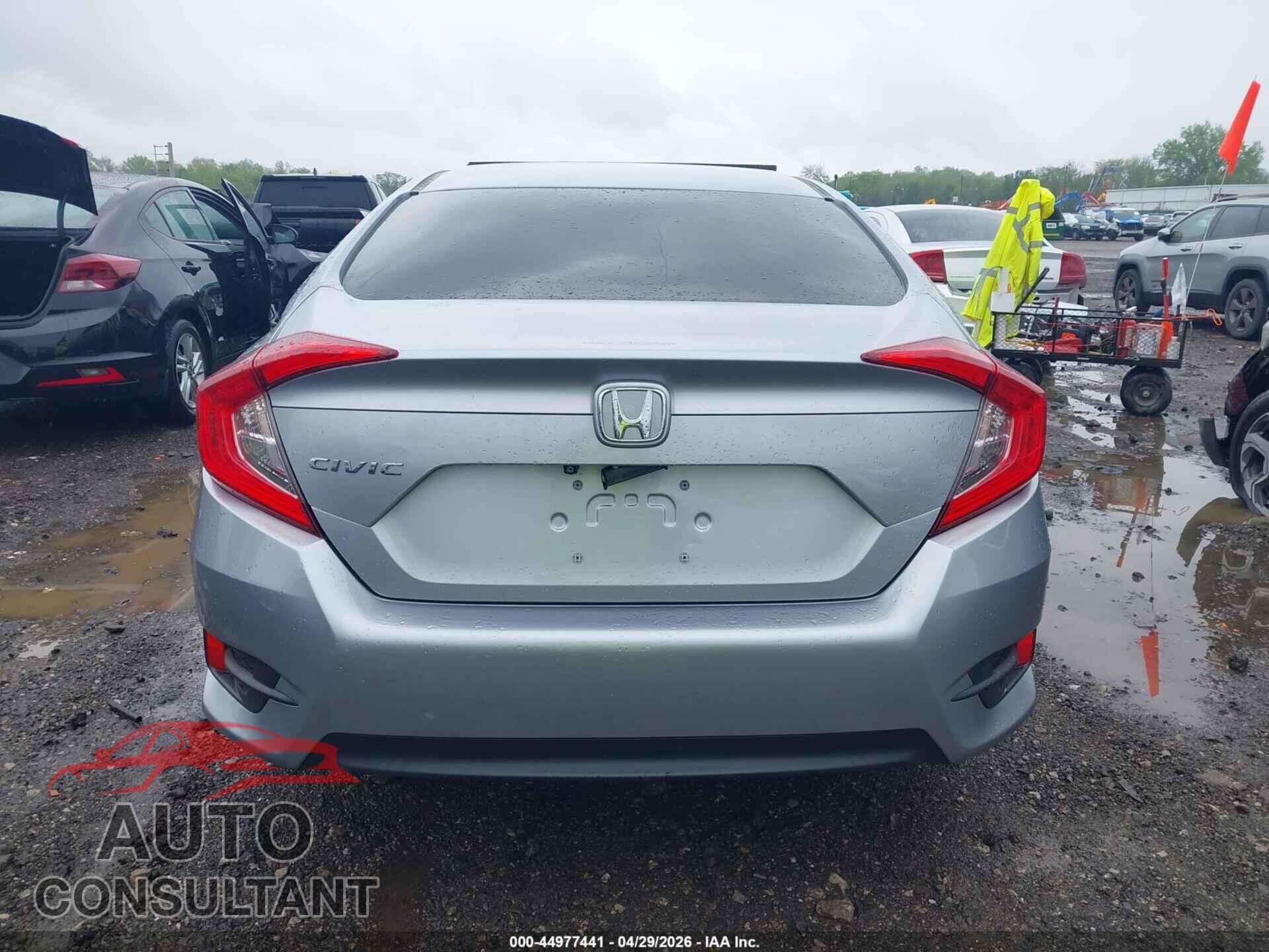 HONDA CIVIC 2018 - 2HGFC2F57JH557552