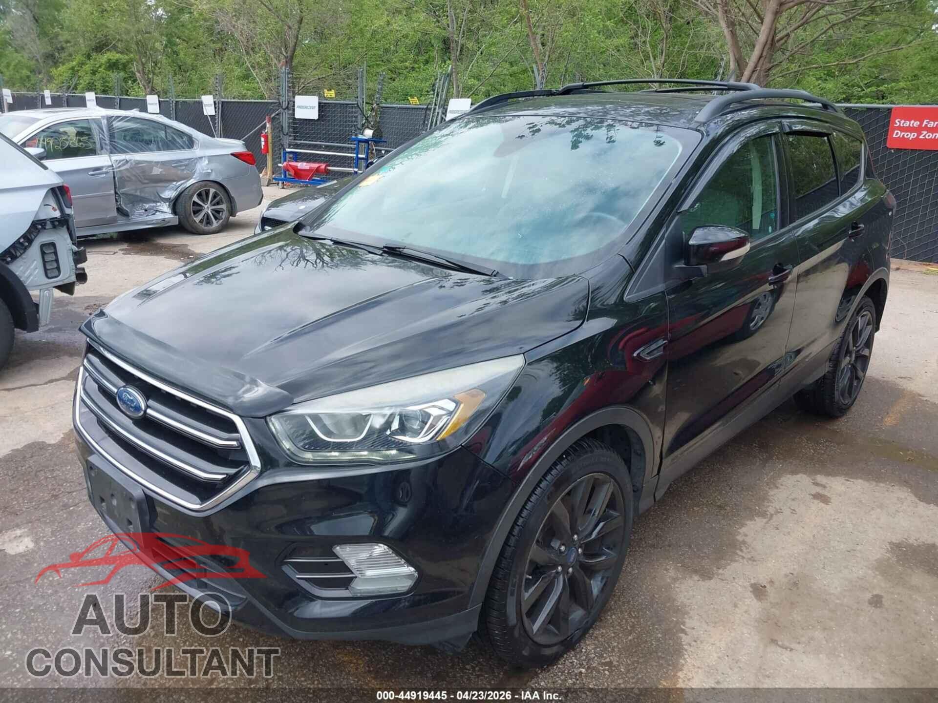FORD ESCAPE 2017 - 1FMCU9JD5HUB50760